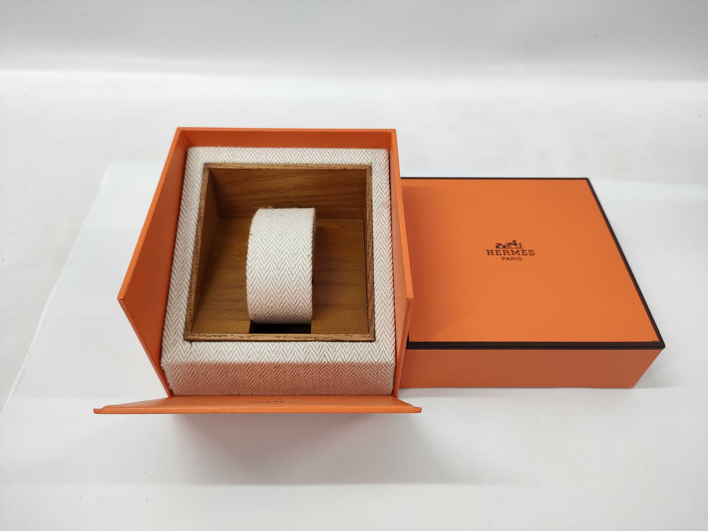 HERMES Locque L01.201 1043975 Women's Watch, Not Working, No Operational Guarantee