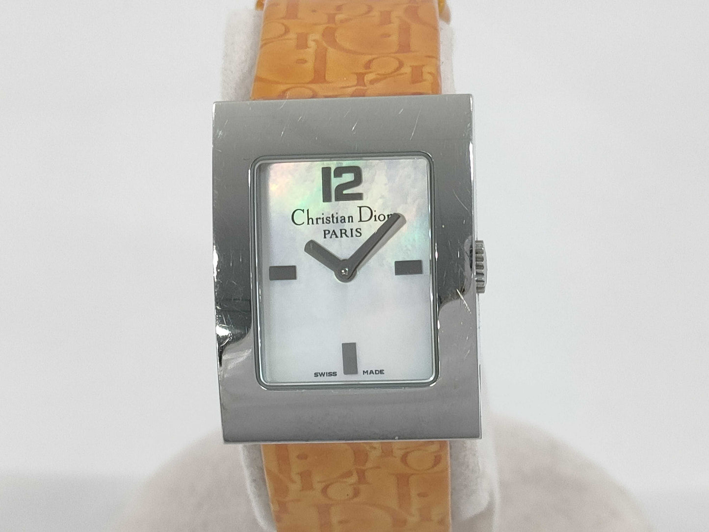 D78-109 DY4005 Quartz White Shell Dial Women's Watch