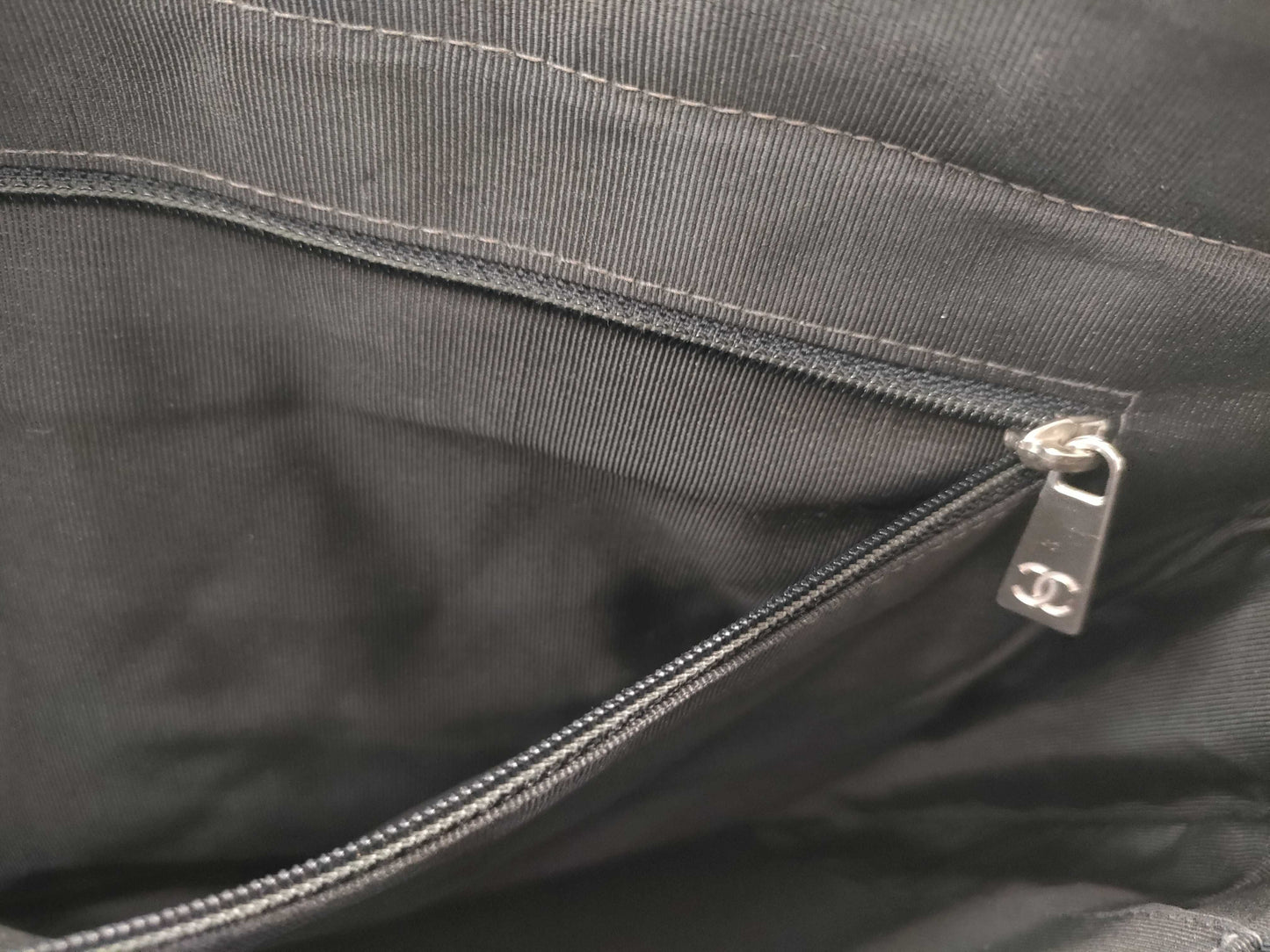 CHANEL Caviar Skin Chain Tote Bag
