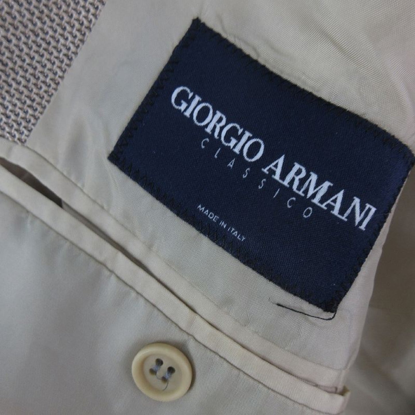 GIORGIO ARMANI Giorgio Armani GIORGIO ARMANI Tailored Jacket 3B Fully Lined Beige Wool Silk Size 52 Giorgio Armani Japan Co., Ltd. Size 52 Jacket