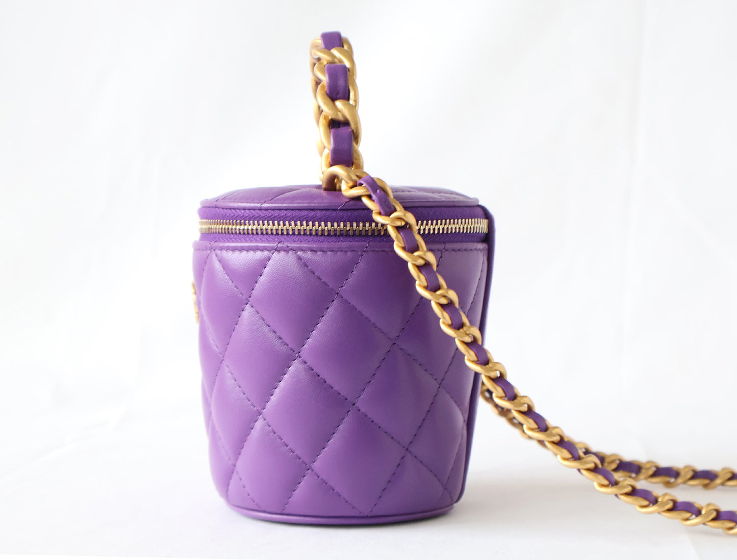 CHANEL Matelasse Lambskin Vanity Bag with Plaque, 2-Way Chain Shoulder Bag, Purple