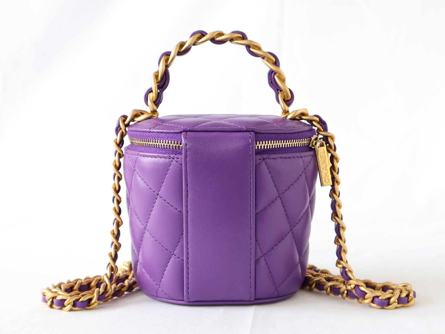 CHANEL Matelasse Lambskin Vanity Bag with Plaque, 2-Way Chain Shoulder Bag, Purple