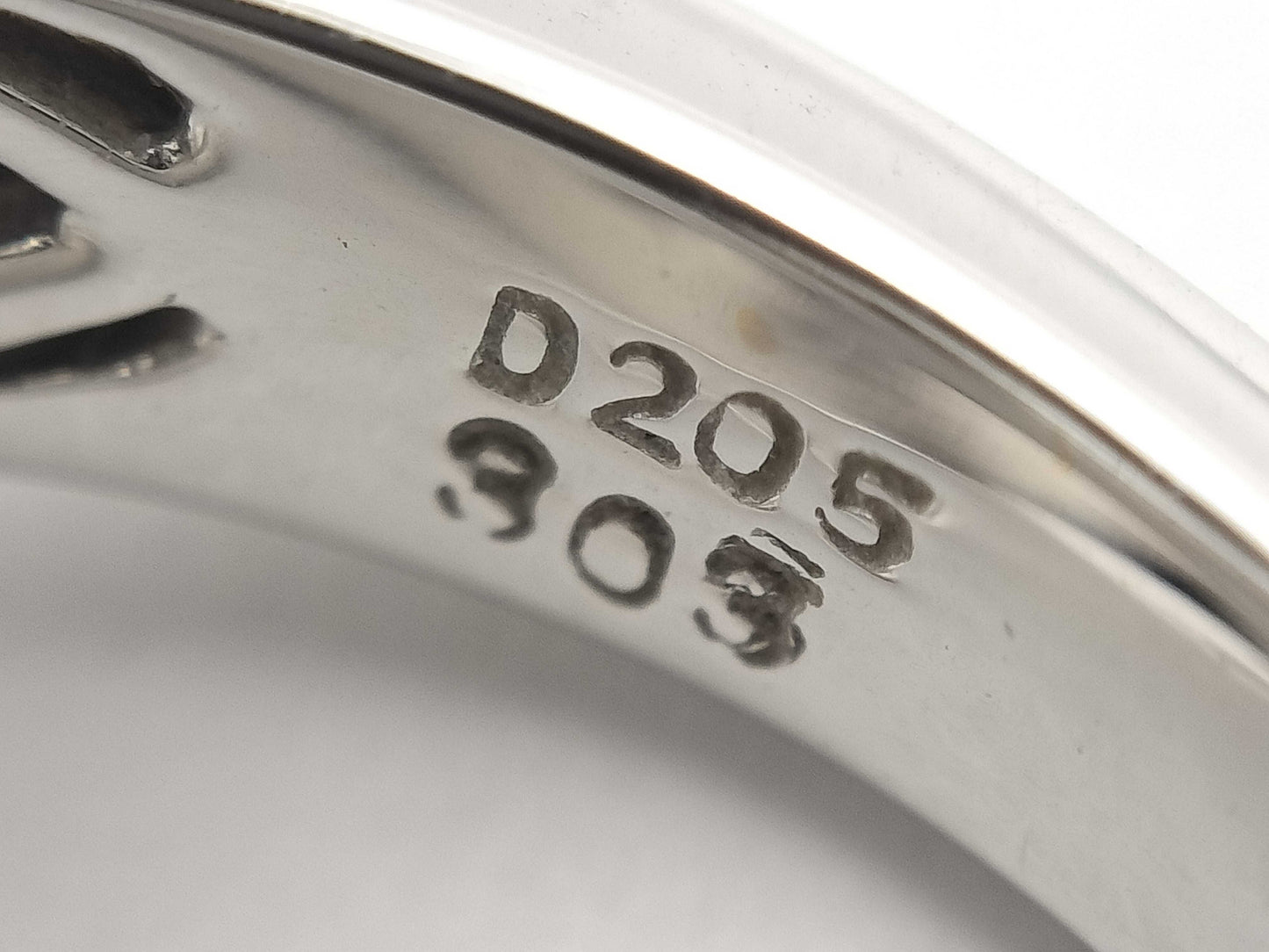 R3.03ct D2.05ct 750 14.6g Ring