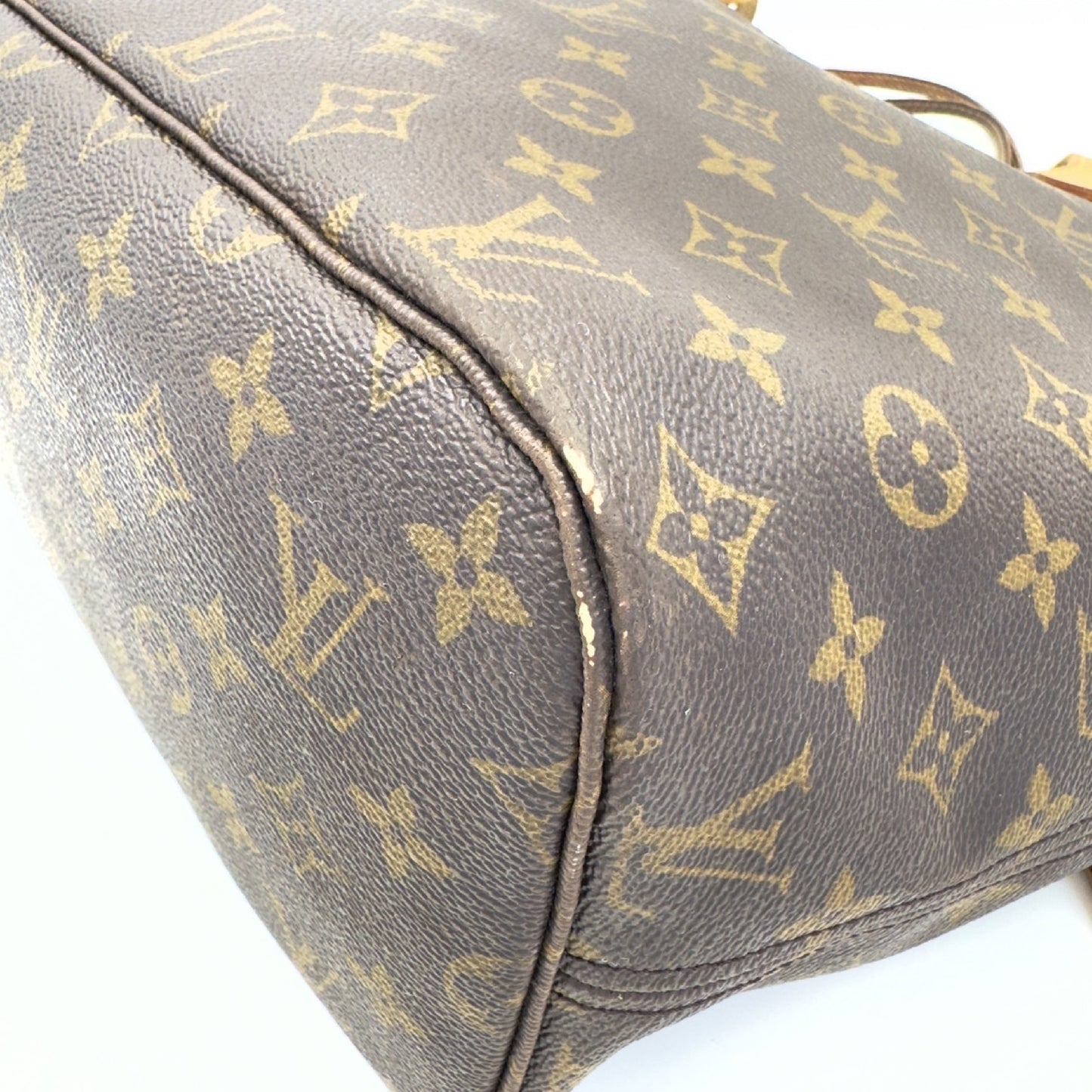 LOUIS VUITTON Monogram Neverfull MM Tote Bag