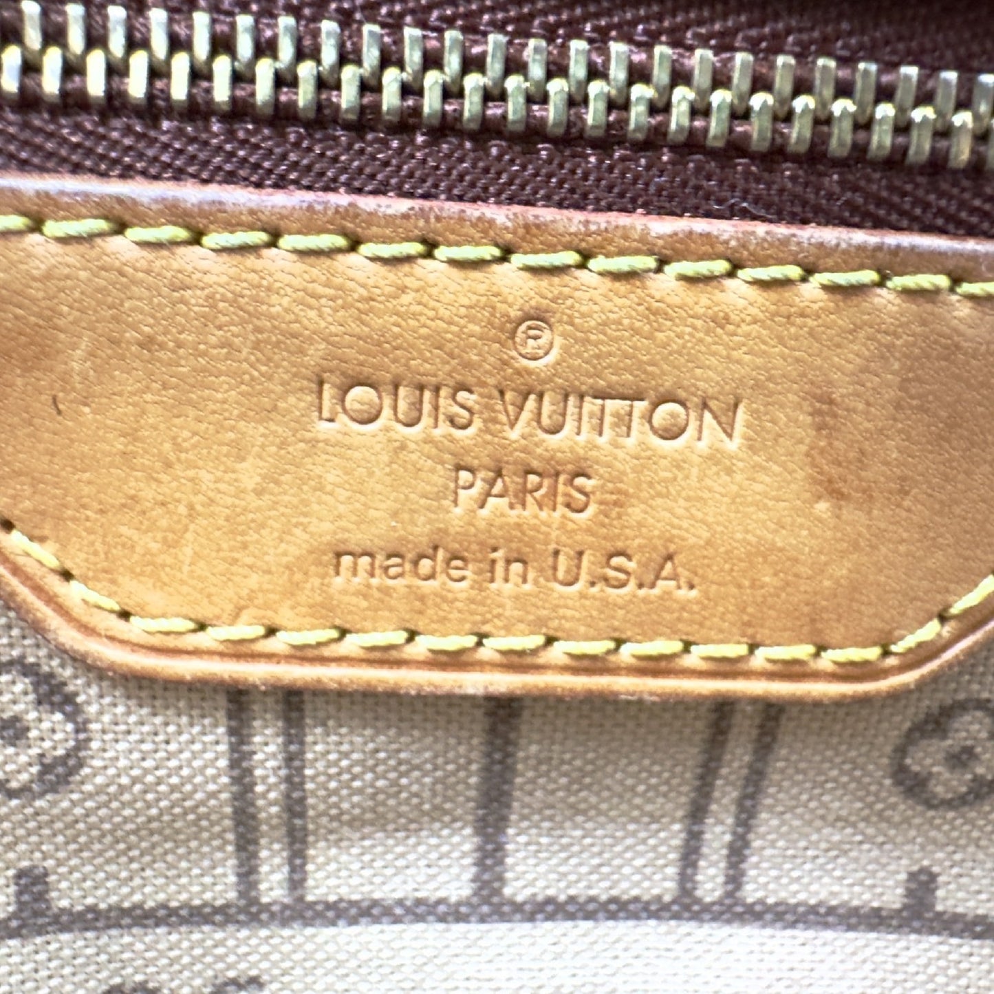 LOUIS VUITTON Monogram Neverfull MM Tote Bag