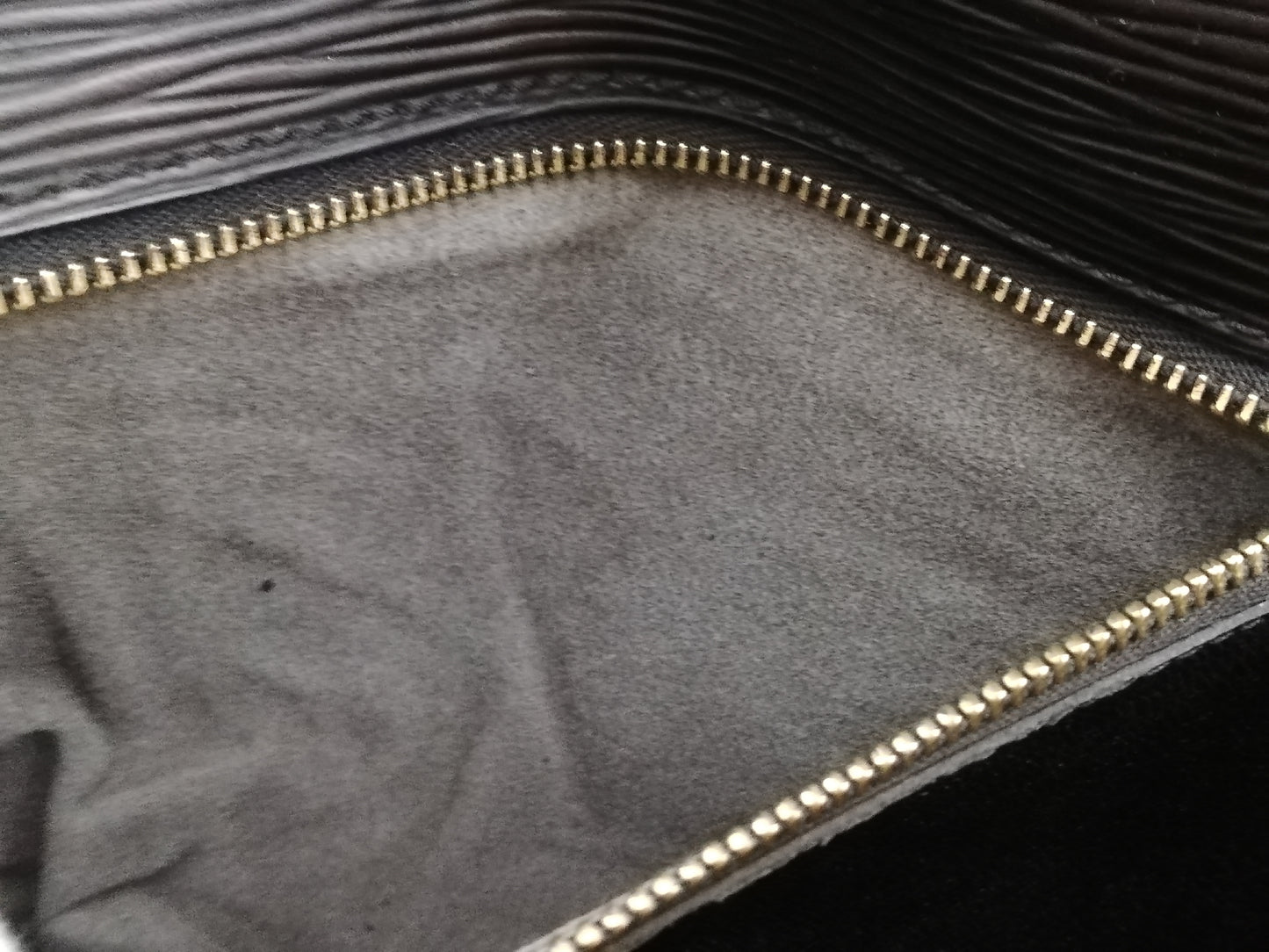 LOUIS VUITTON Epi Serie Dragonne M52612 Noir Second Bag