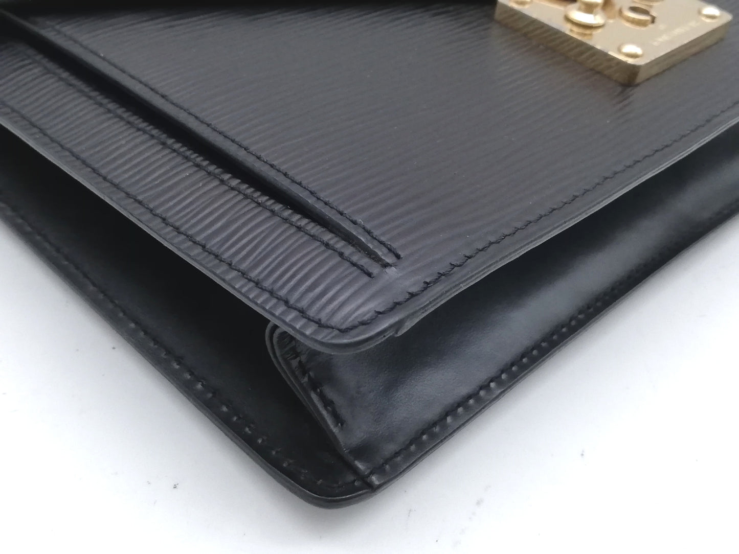 LOUIS VUITTON Epi Serie Dragonne M52612 Noir Second Bag