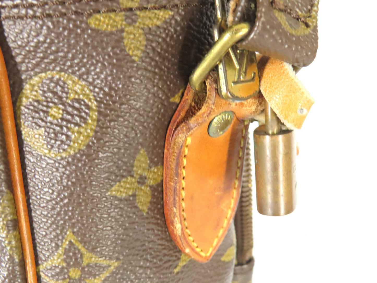 LOUIS VUITTON Monogram Louis Vuitton Amazon Monogram Shoulder Bag