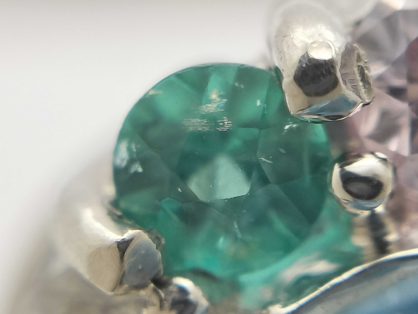 AQ 0.61ct Paraiba tourmaline 0.17ct D 0.10ct PT900 8.4g ring