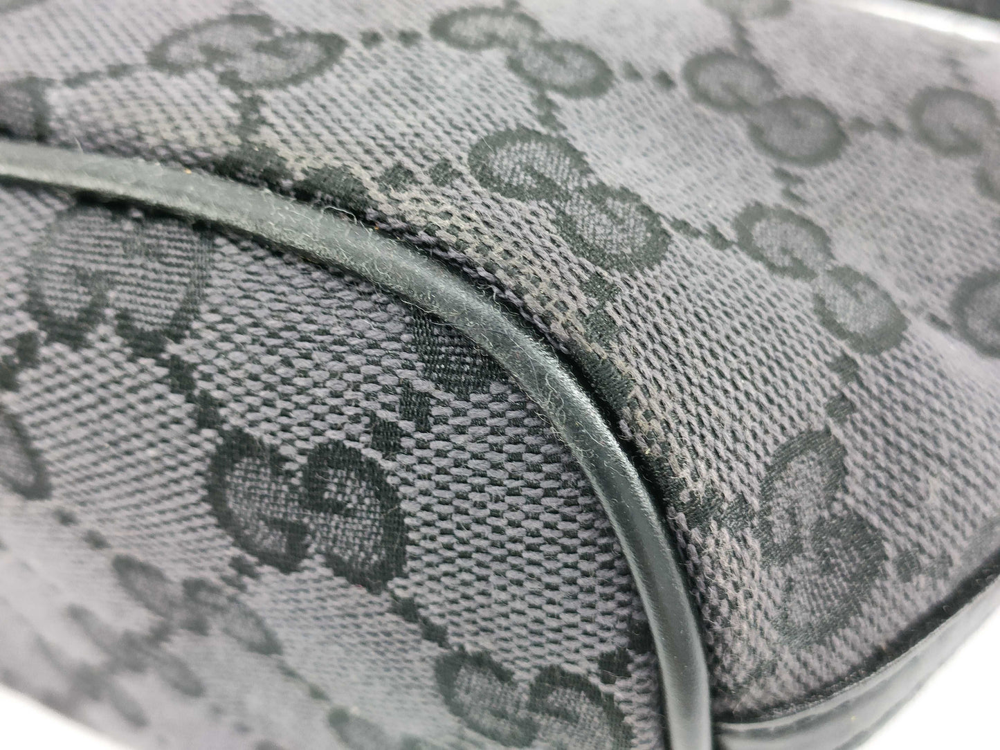 GUCCI GG Canvas Handbag with Accessory Pouch and Leather GG Pattern