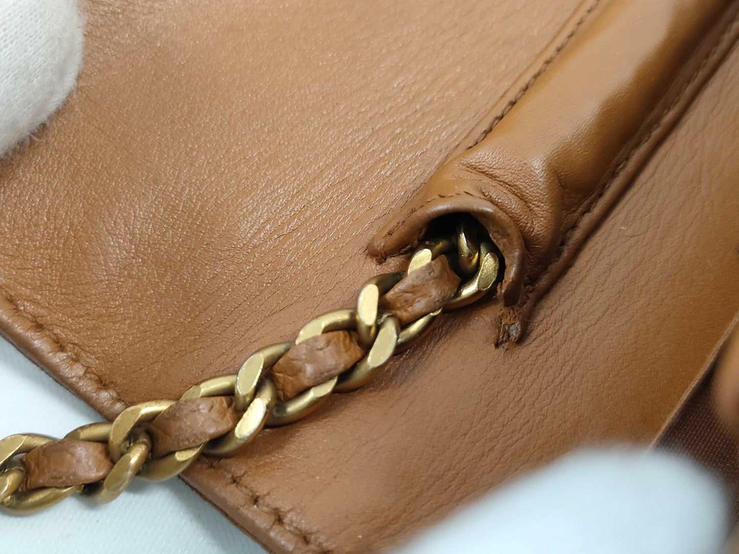 CHANEL Caviar Skin Chain Shoulder Bag