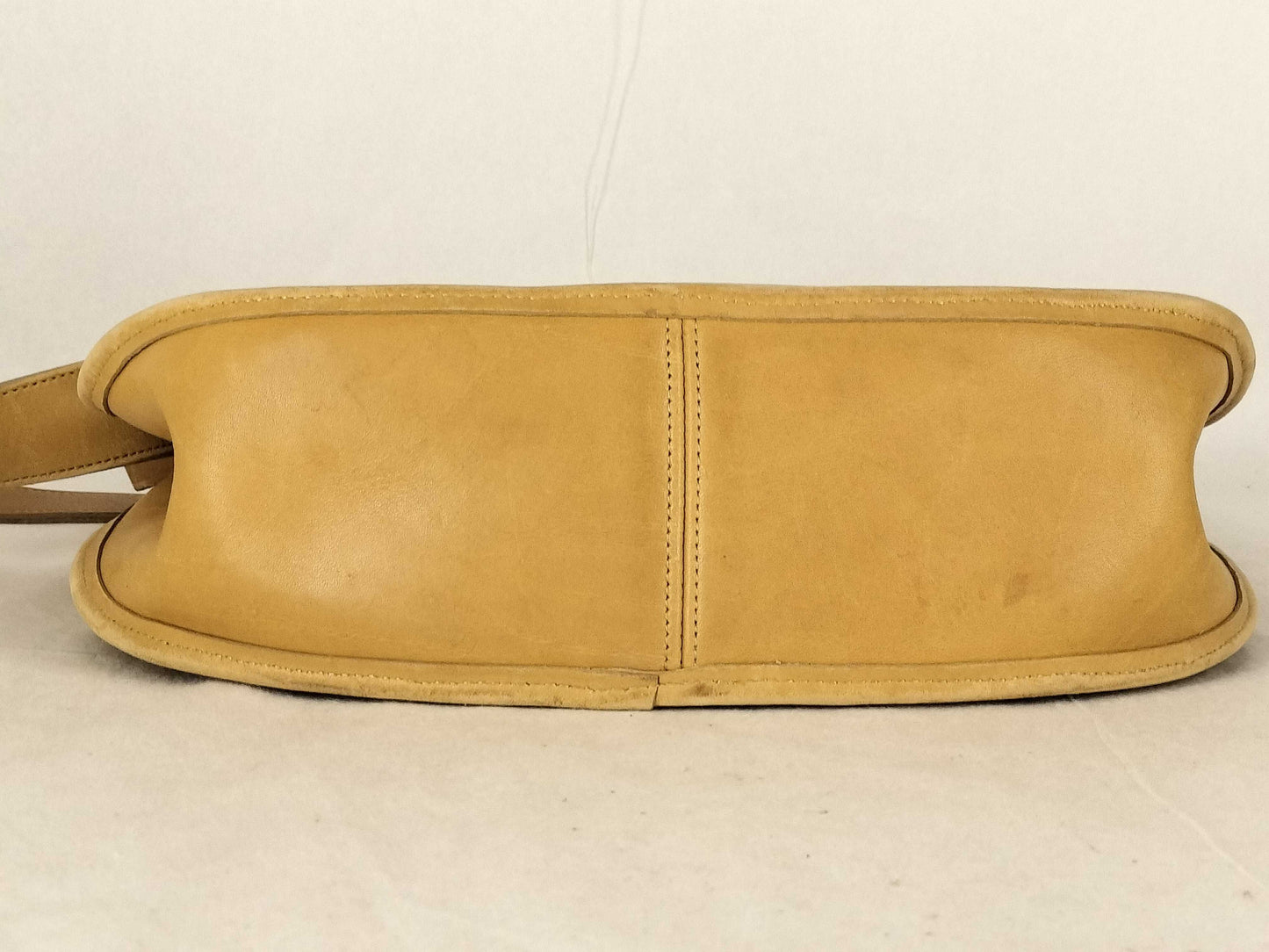 COACH shoulder bag in beige leather