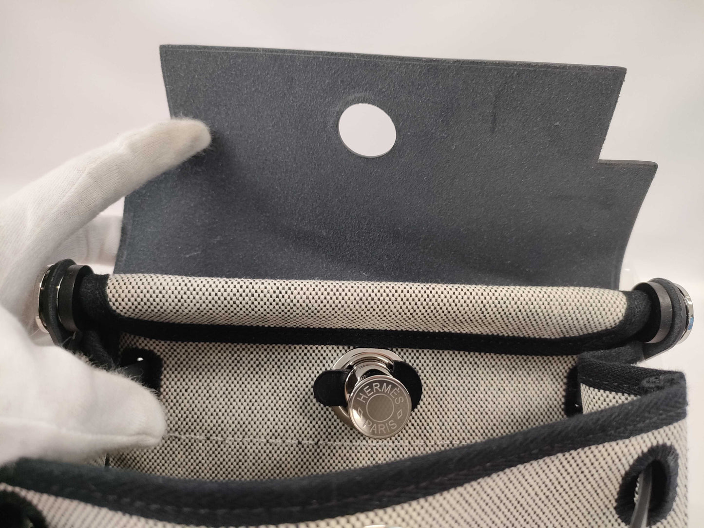 HERMES Airbag Zip 20 Le Tourne K Stamp Ecru/Black H085414CKAF Shoulder Bag