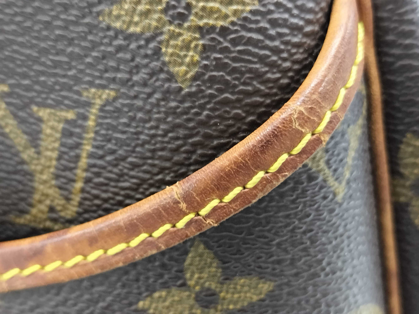 LOUIS VUITTON Deauville Boston Bag