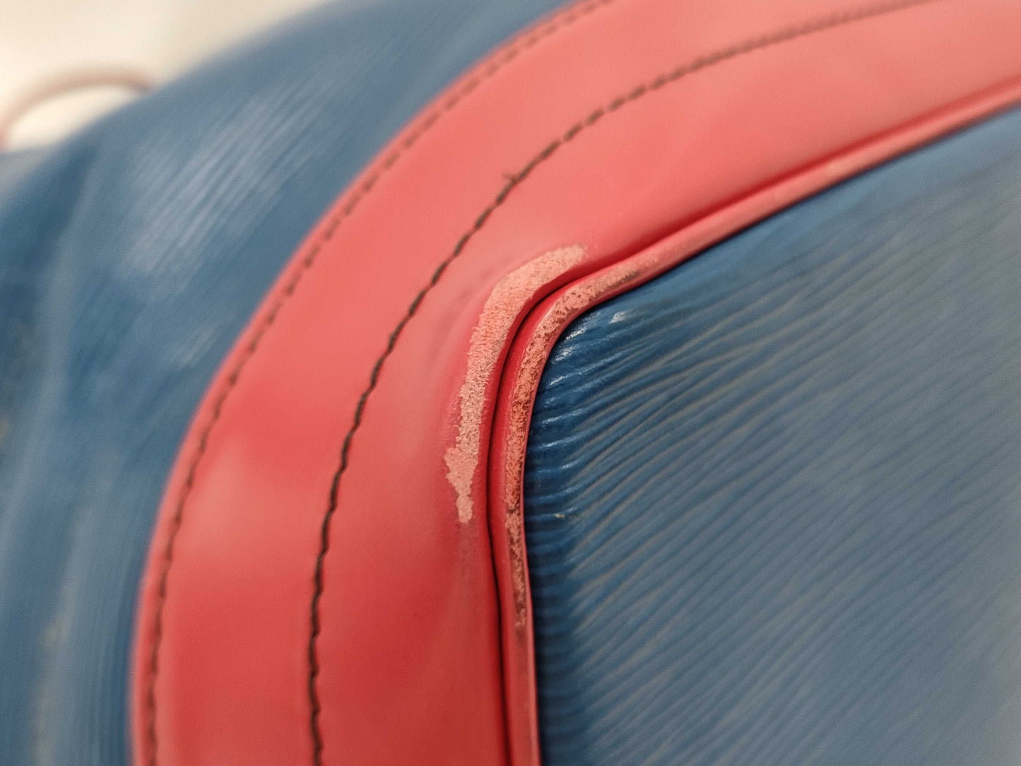 LOUIS VUITTON Epi Noe Shoulder Bag