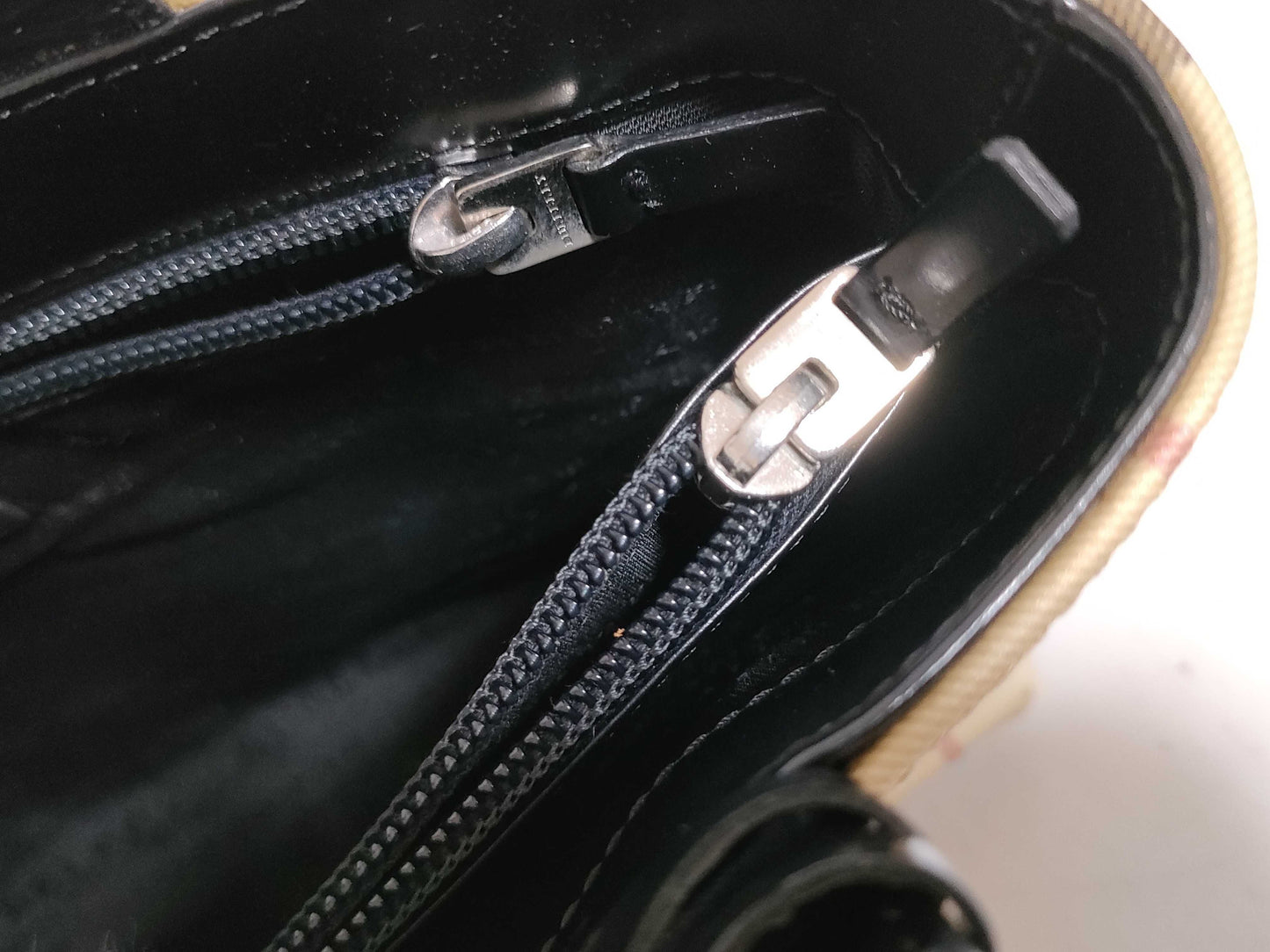 BURBERRY Nova Check Handbag
