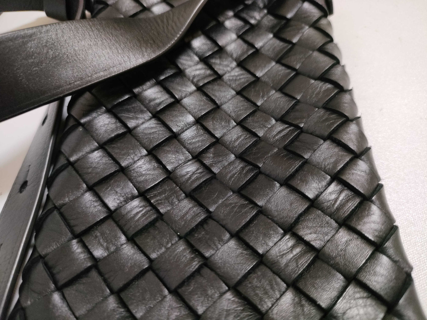 BOTTEGA VENETA Intrecciato Shoulder Bag Phone Shoulder Bag