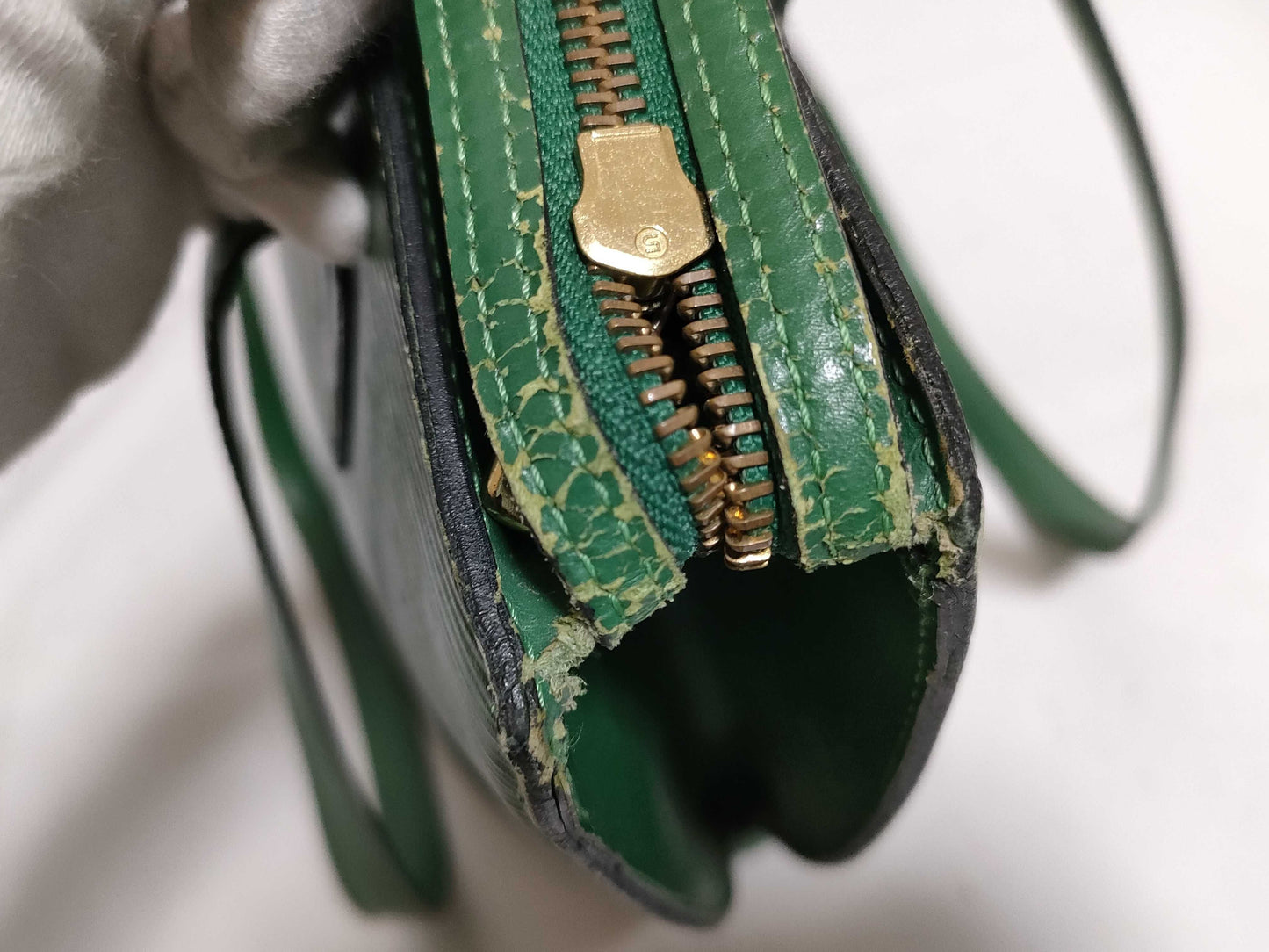 LOUIS VUITTON RFID serial number verification failed. Louis Vuitton Epi Saint-Jacques M52274/AS0957 green handbag.