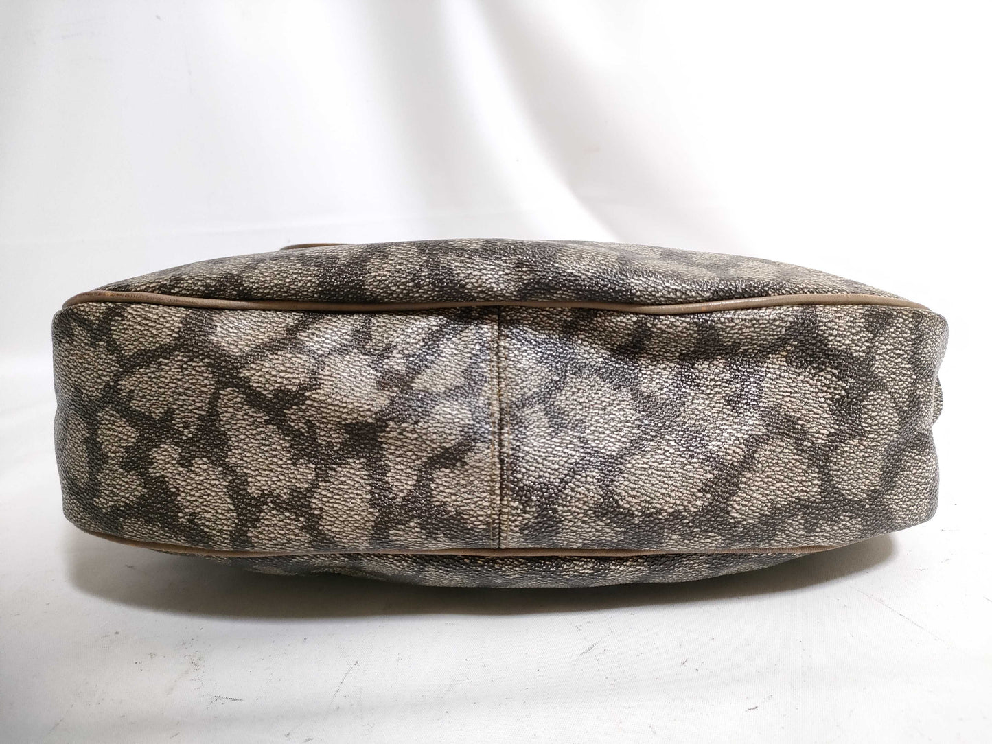 Yves Saint Laurent tote bag, dust bag, tote bag