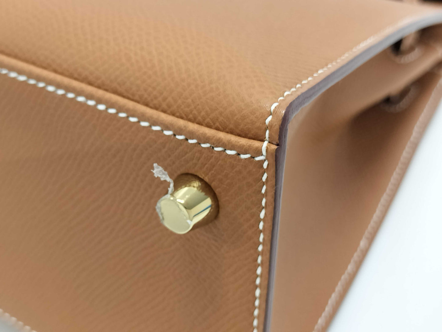 HERMES Kelly 25 Shoulder Bag with Gold Hardware and External Stitching, Brown