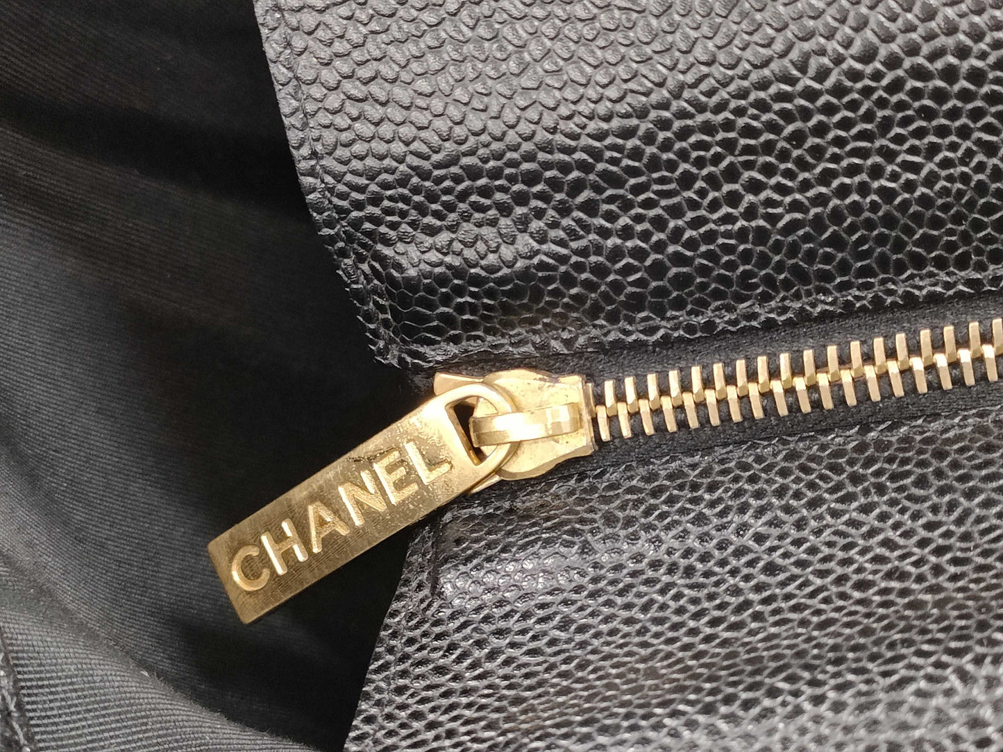 CHANEL CHANEL Chain Tote Bag