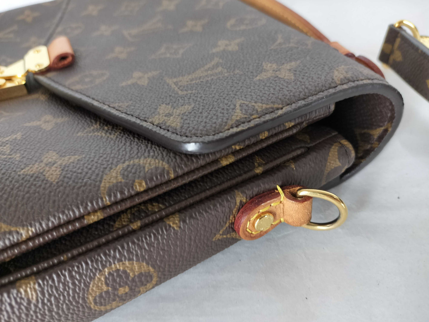 LOUIS VUITTON Monogram Pochette Metis MM Shoulder Bag