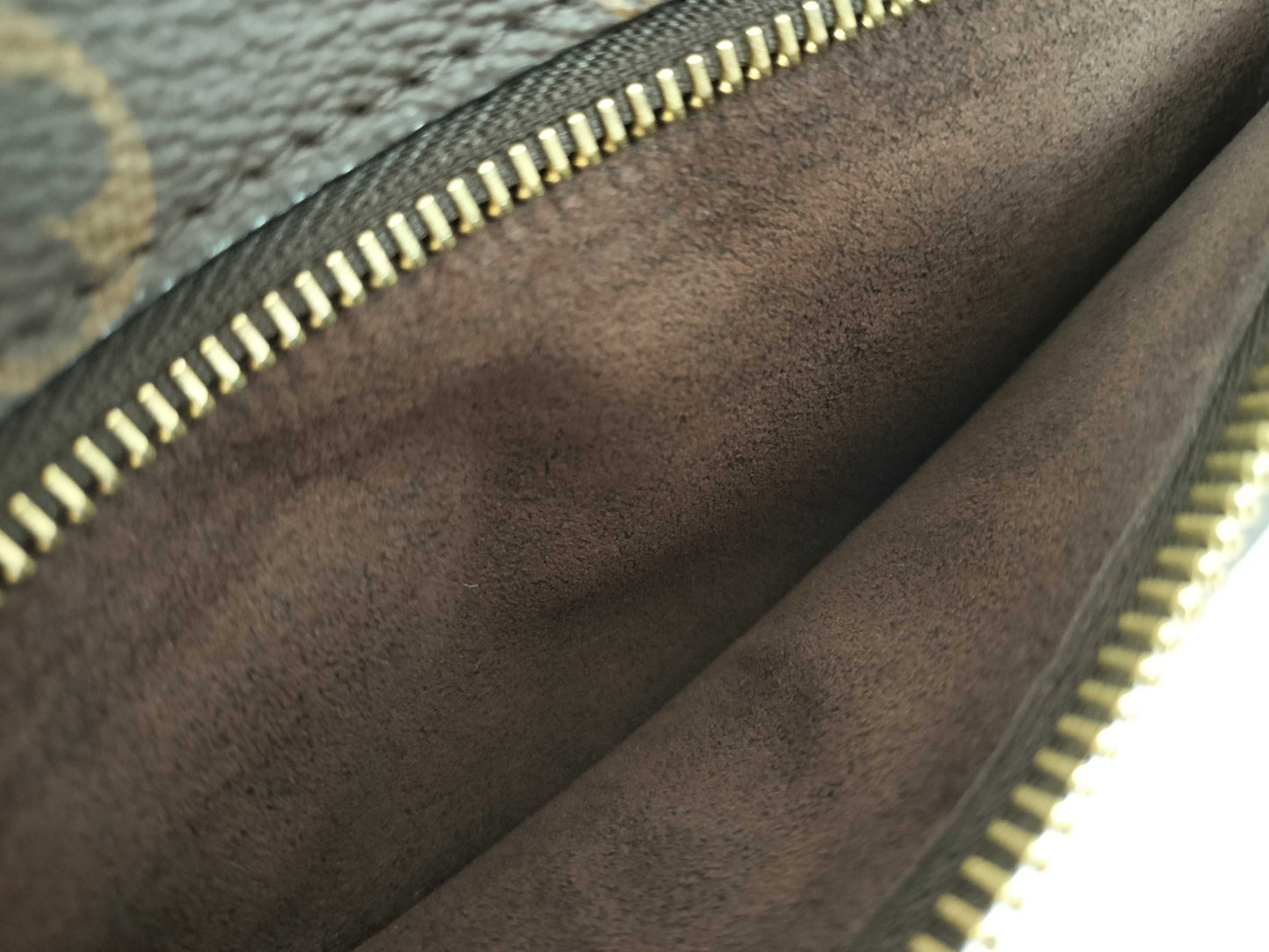 LOUIS VUITTON Monogram Pochette Metis MM Shoulder Bag