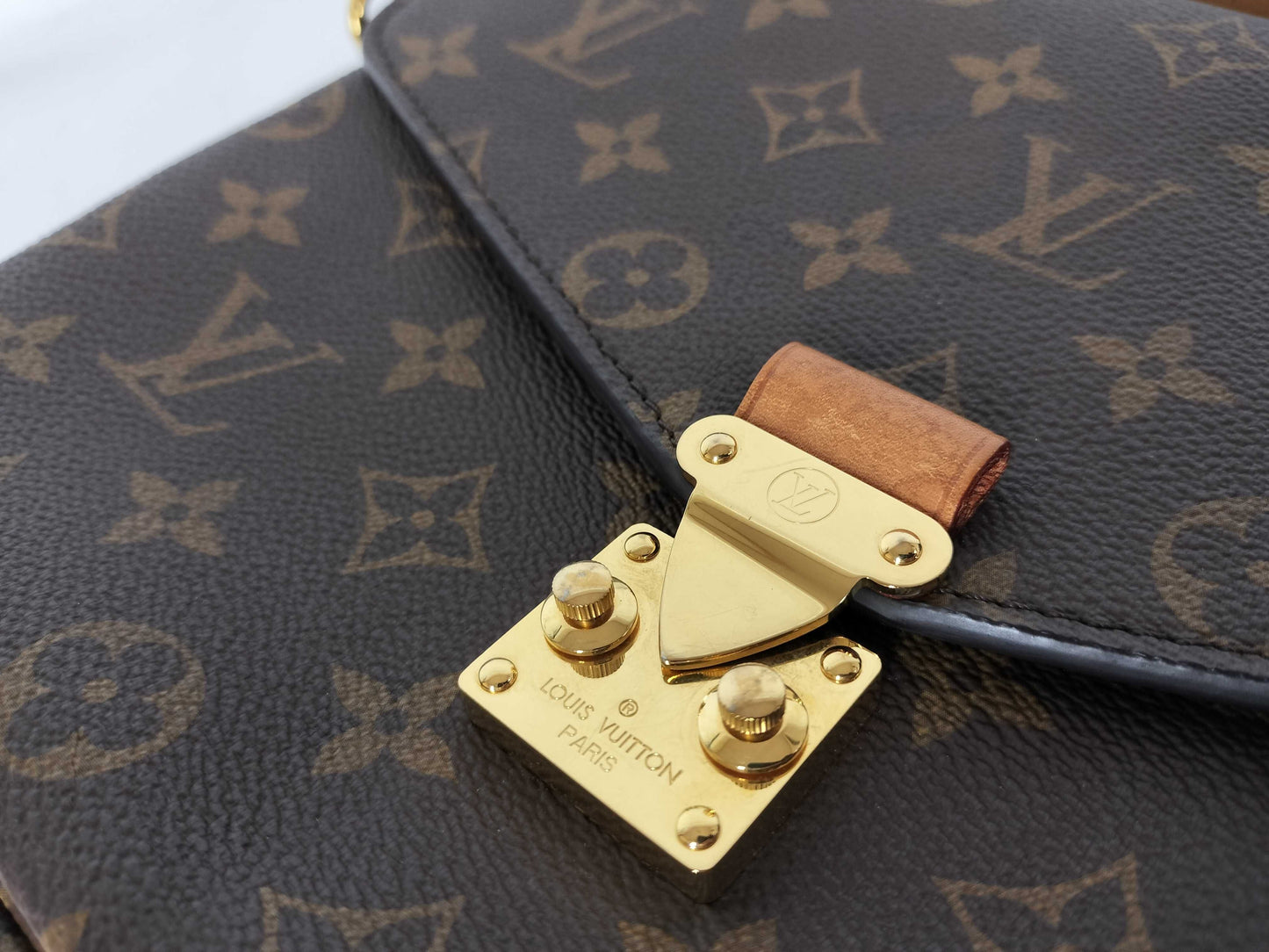 LOUIS VUITTON Monogram Pochette Metis MM Shoulder Bag