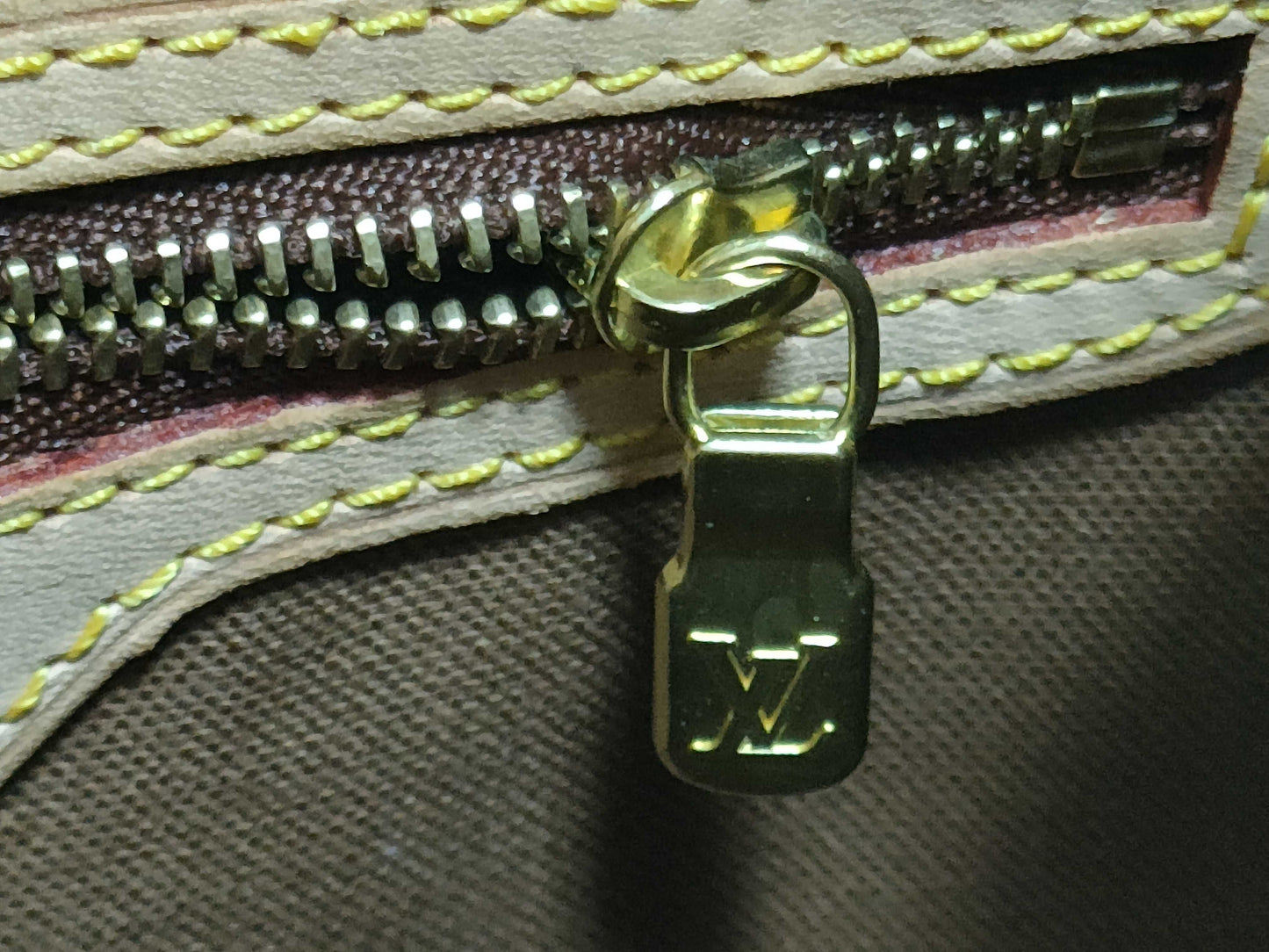 LOUIS VUITTON RFID Unverified CA 0055 Monogram LOUIS VUITTON Batignolles Verte Tote Bag