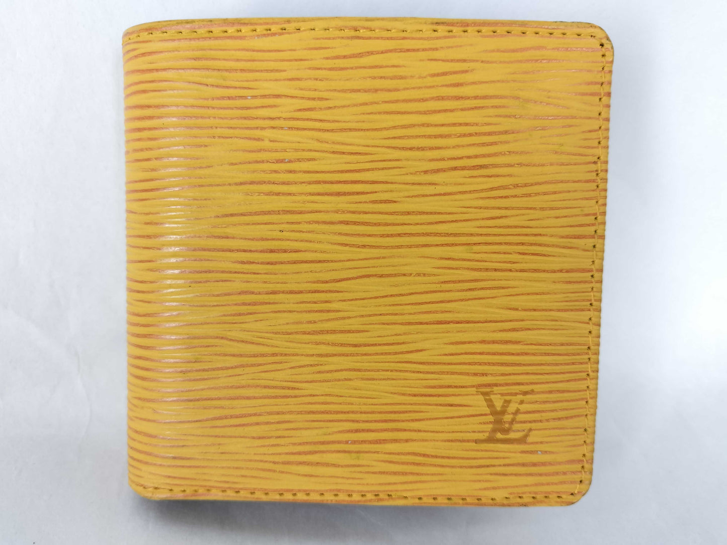 LOUIS VUITTON Unidentified Epi Louis Vuitton Porte-Bie Carte-Clés Wallet