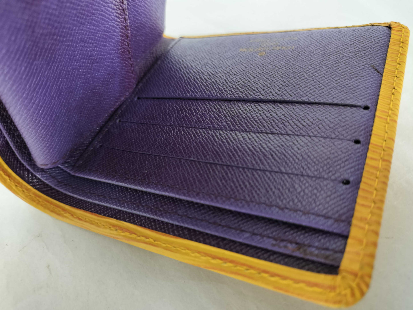 LOUIS VUITTON Unidentified Epi Louis Vuitton Porte-Bie Carte-Clés Wallet