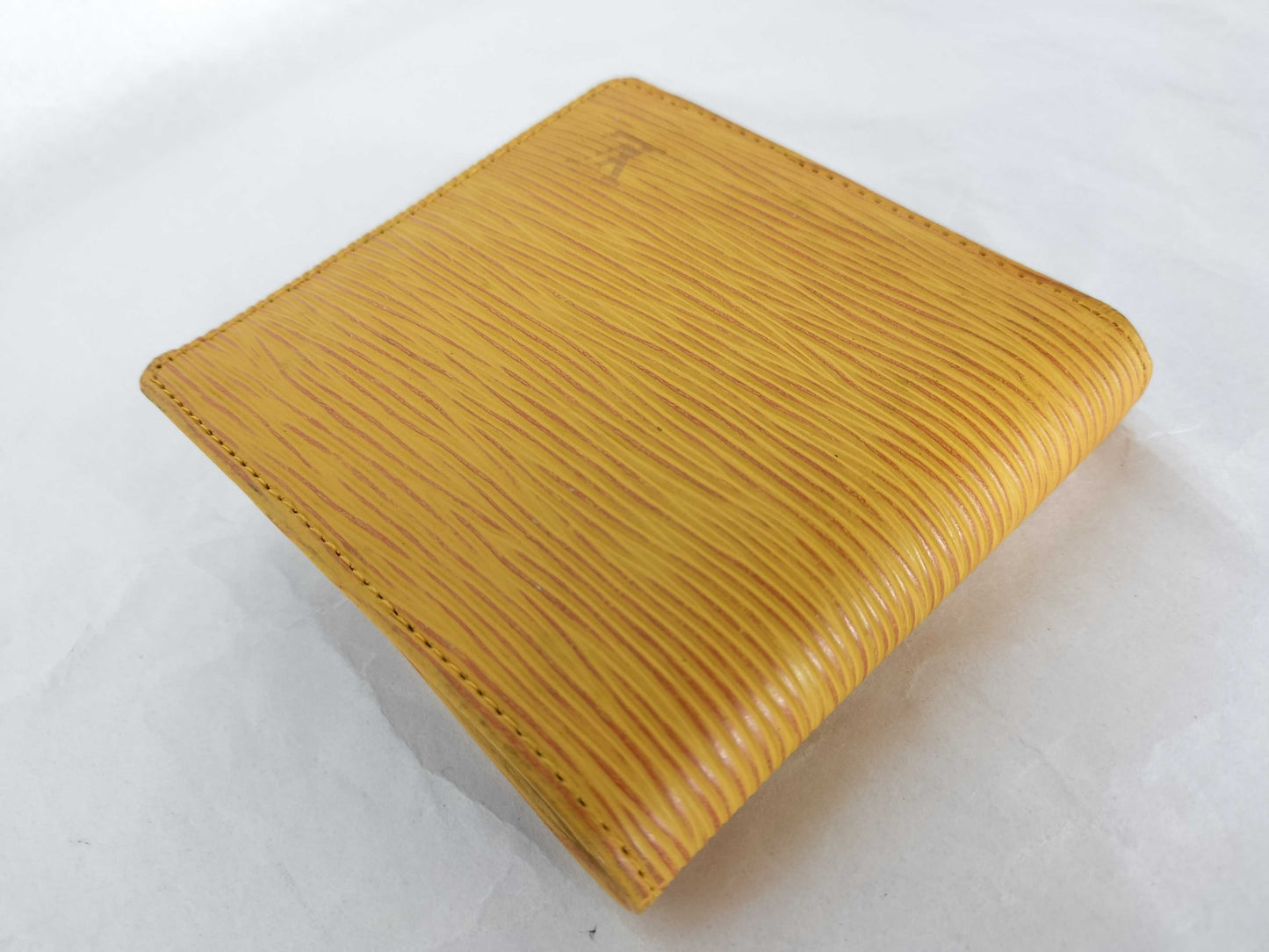 LOUIS VUITTON Unidentified Epi Louis Vuitton Porte-Bie Carte-Clés Wallet