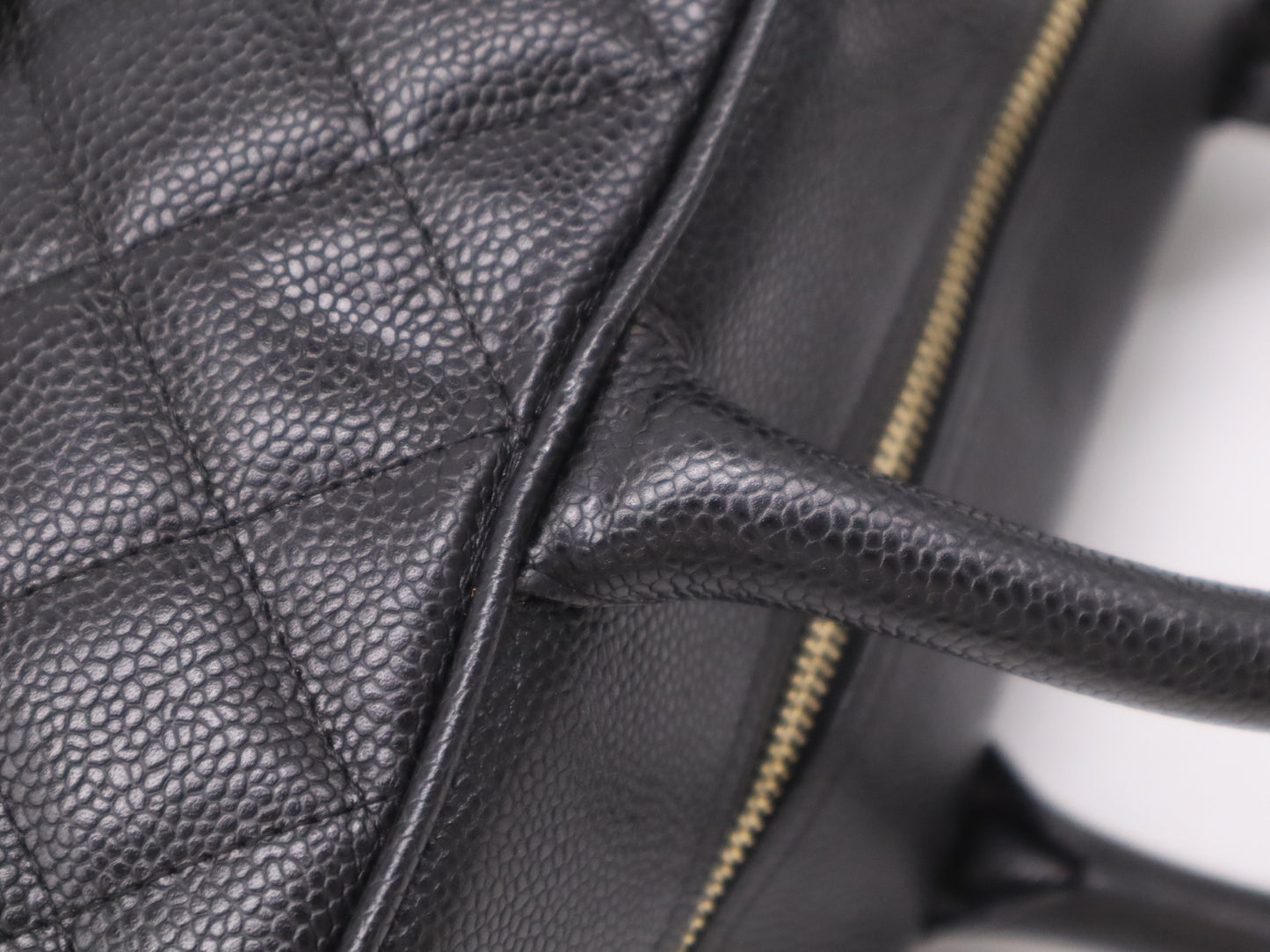 CHANEL A20997 Caviar Leather Bowling Bag with GD Hardware and Black Seal 10208571 Handbag