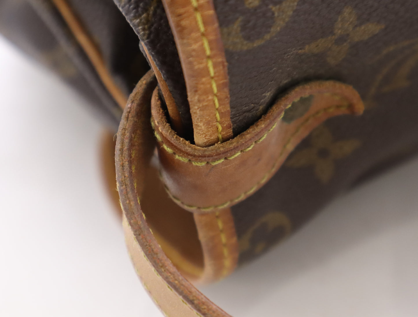 LOUIS VUITTON M42254 Monogram Saumur 35 Shoulder Bag