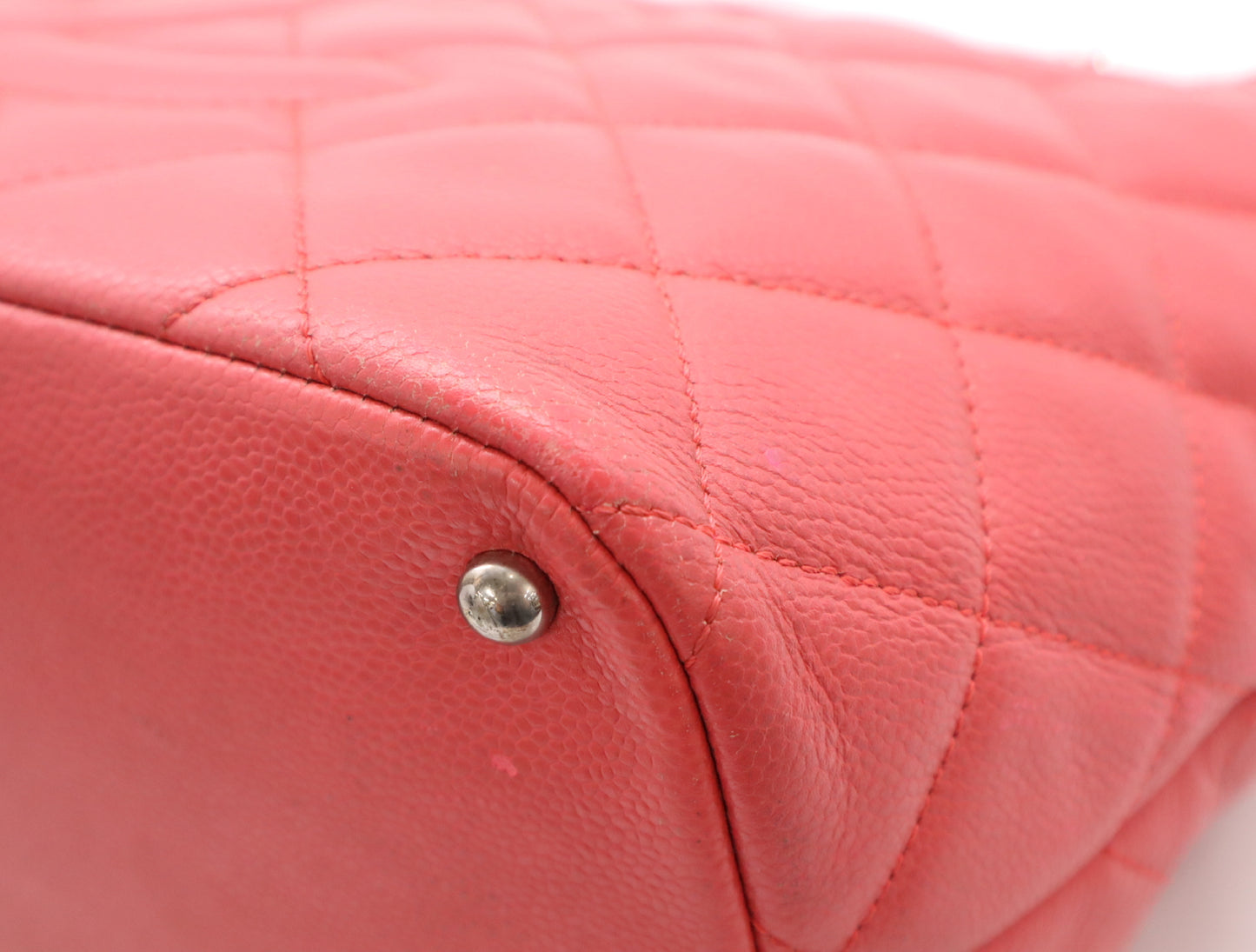 CHANEL Caviar Skin Matelasse Chain Tote Bag with Silver Hardware and Pink Seal 20329788 Shoulder Bag