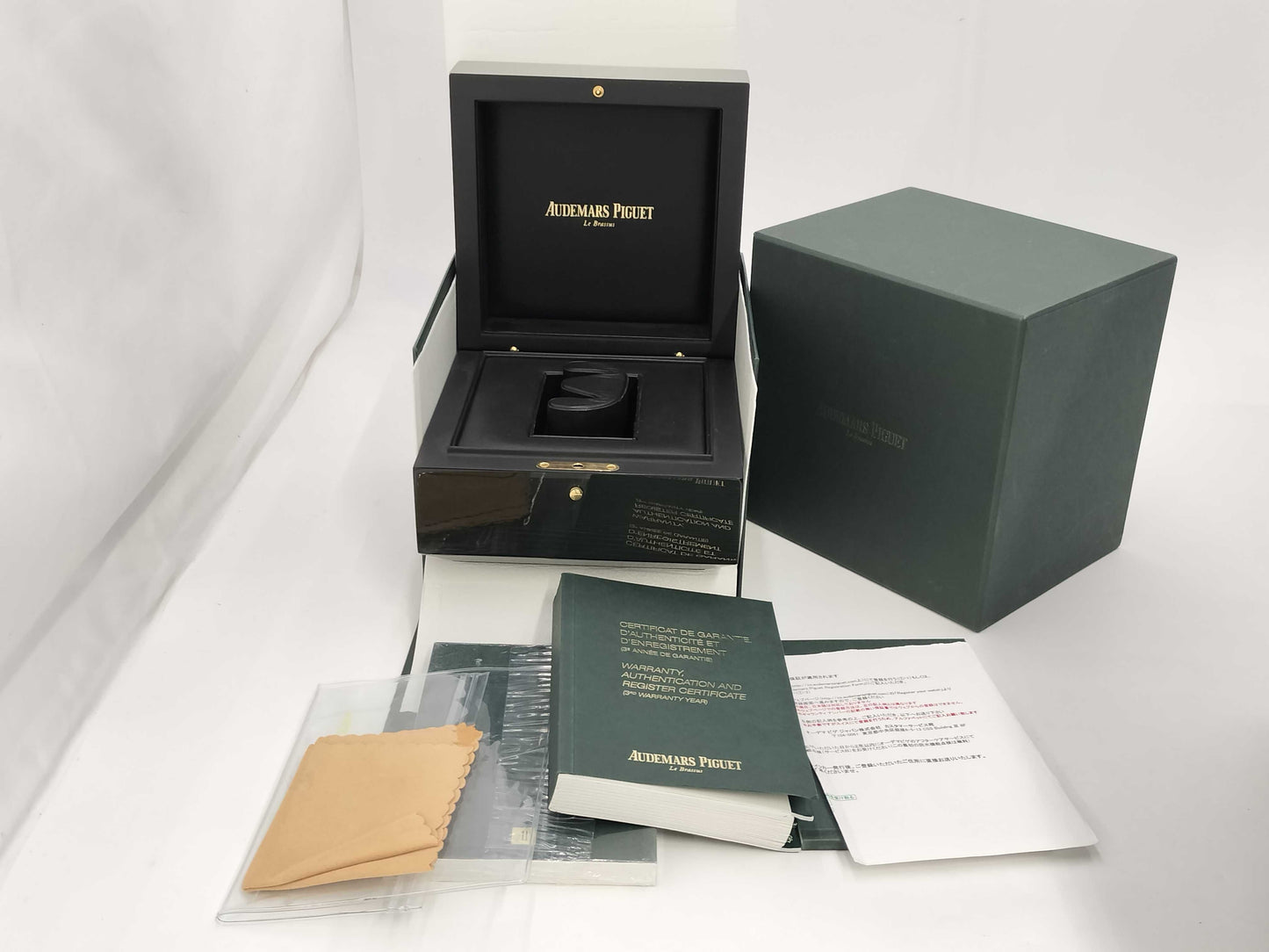 AUDEMARS PIGUET Royal Oak 26320OR.OO.1220OR.02 I22818-1730 Automatic White Dial 18K Gold Men's Watch