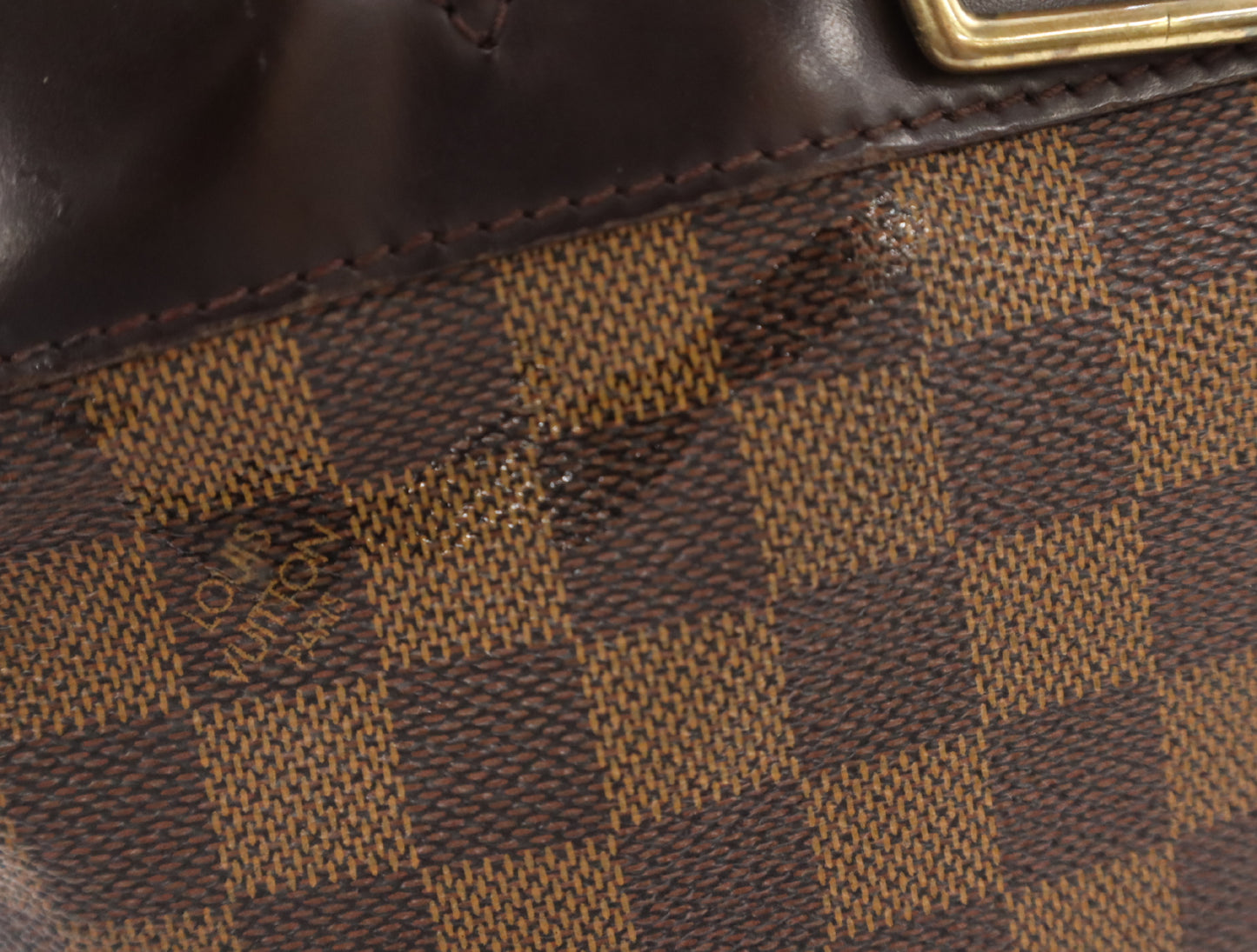 LOUIS VUITTON N51132 Damier Soho Handbag