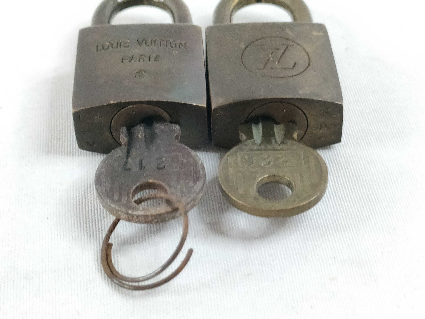 LOUIS VUITTON Cadena Key Set of 10 Other Accessories