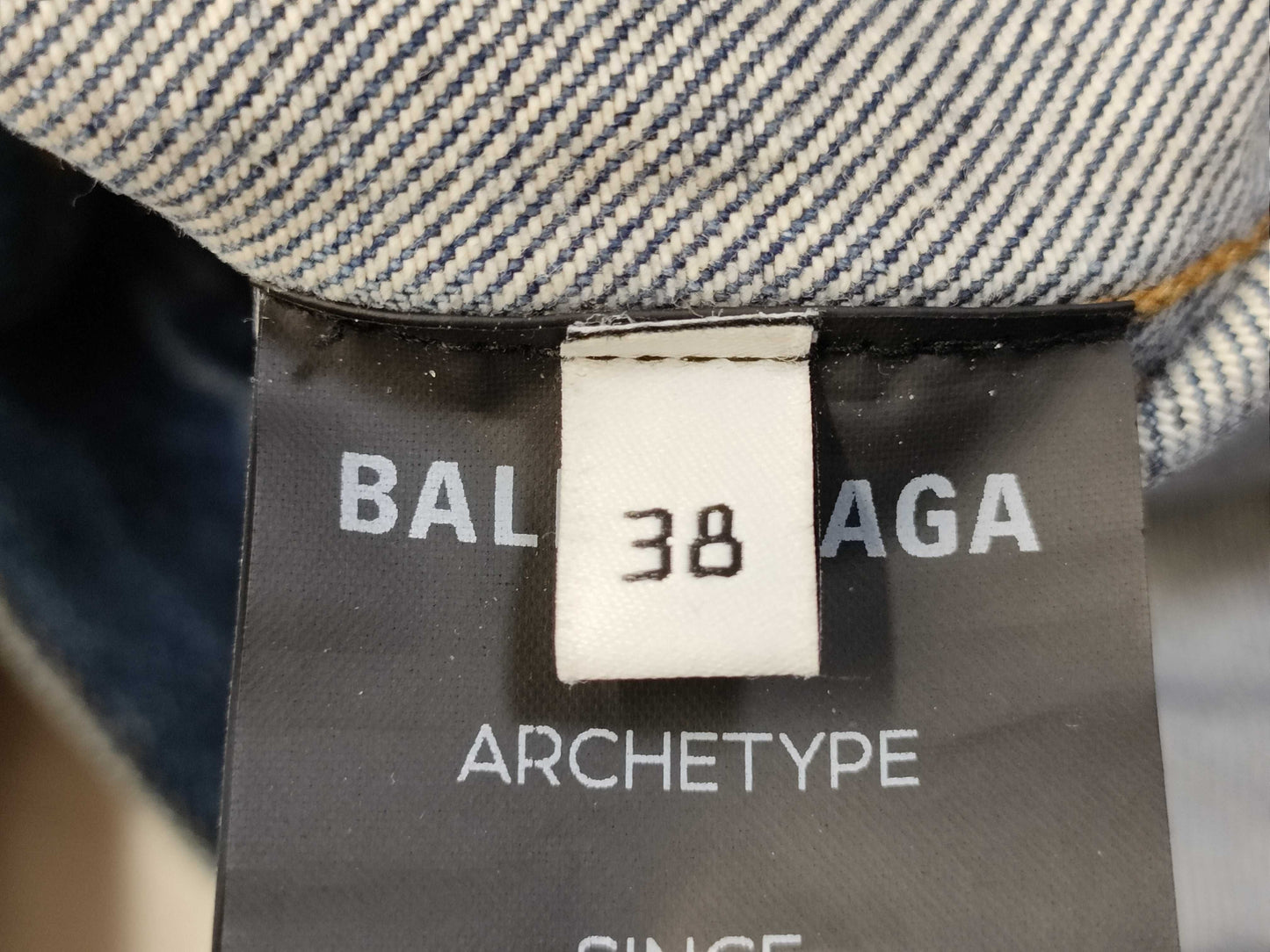 BALENCIAGA BALENCIAGA Demna-era FW17 back print denim jacket, oversized 38