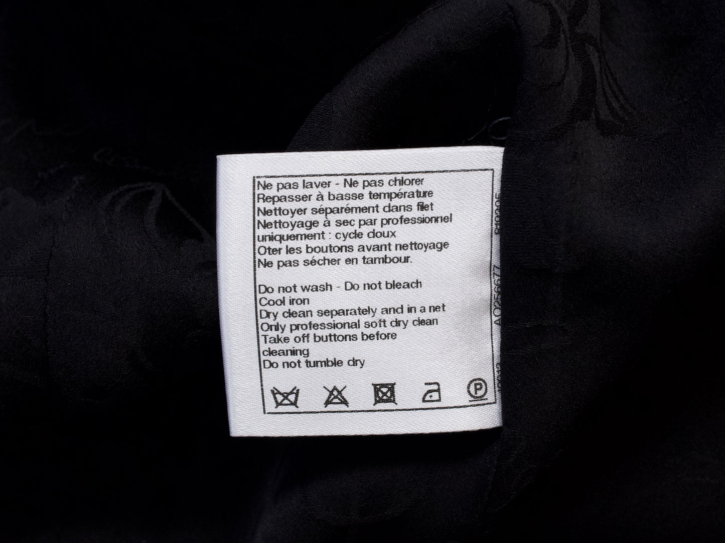CHANEL 16C Black Tweed Jacket 42 Runway Jacket