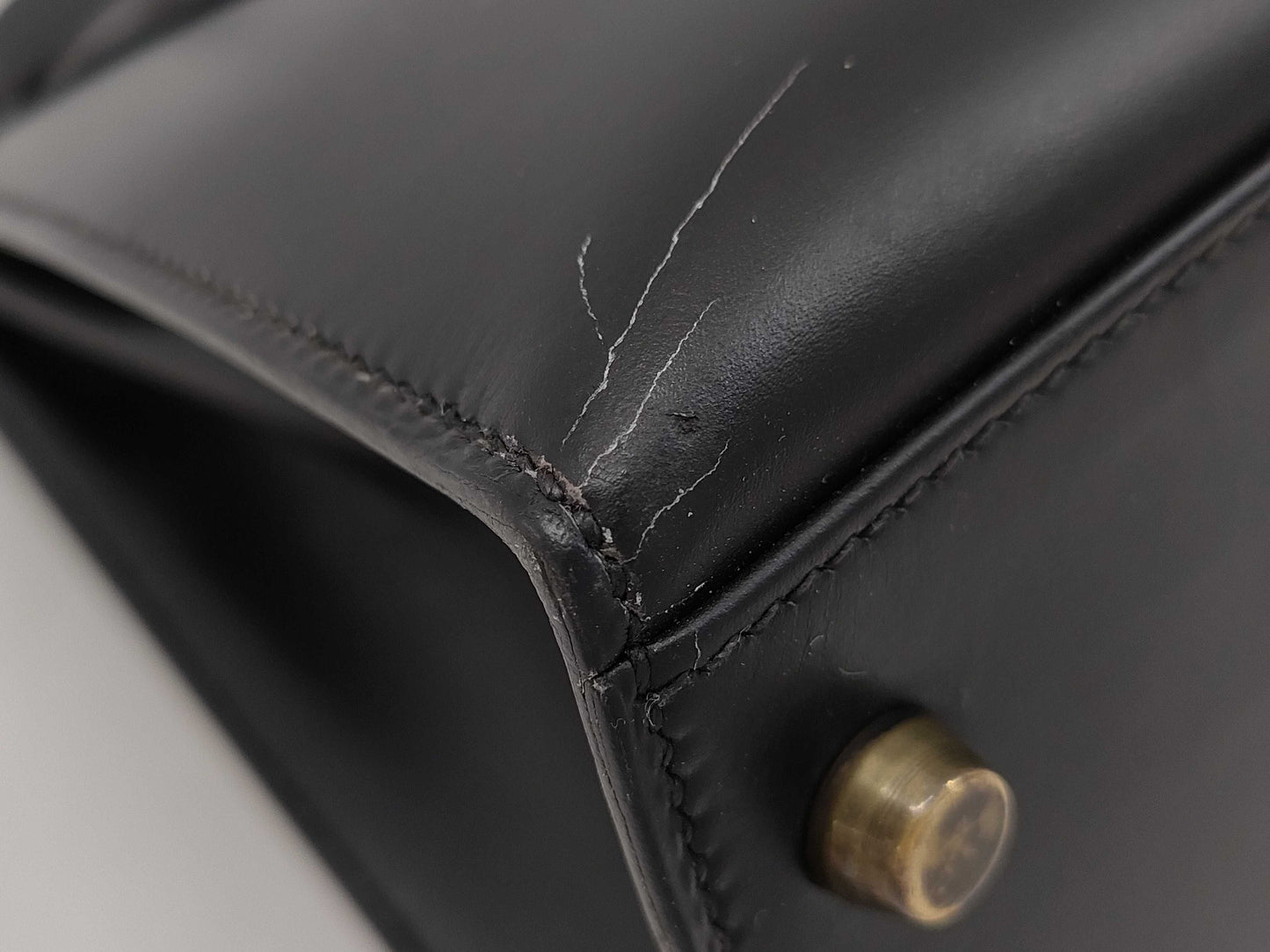 HERMES Kelly 32 Handbag, Black Calfskin, Gold Hardware, 〇U Stamp