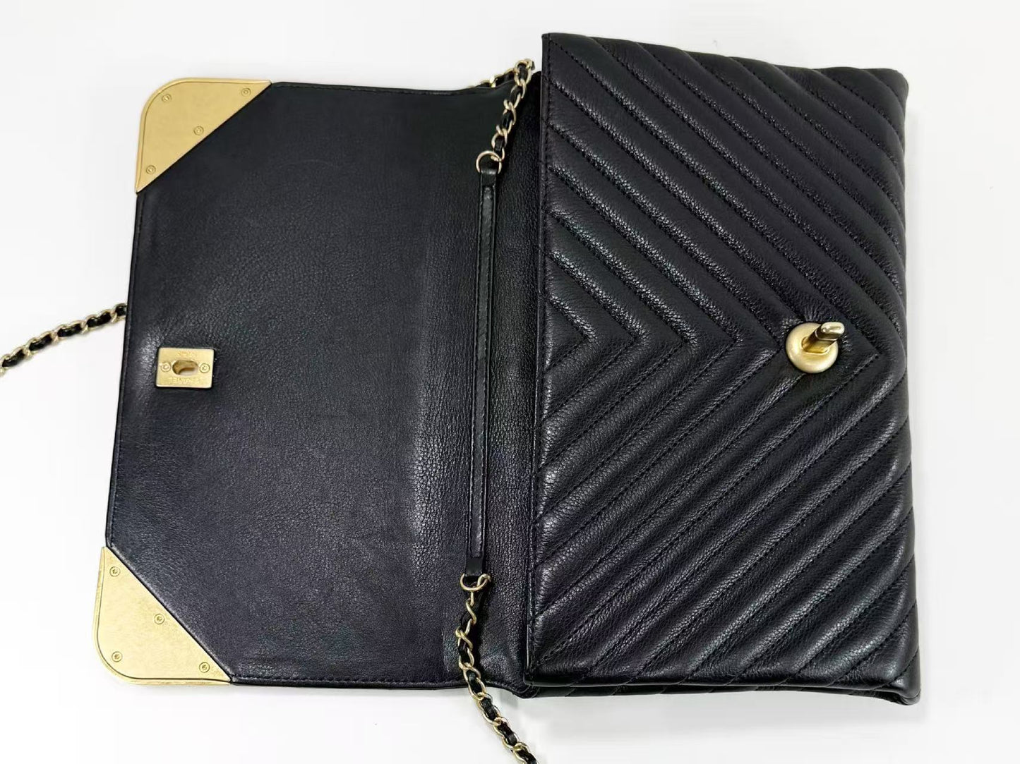 CHANEL Black Chevron Tanlock Luxury Shoulder Bag, W23cm , Vintage G Hardware, Dust Bag and Sticker Included, 26039150