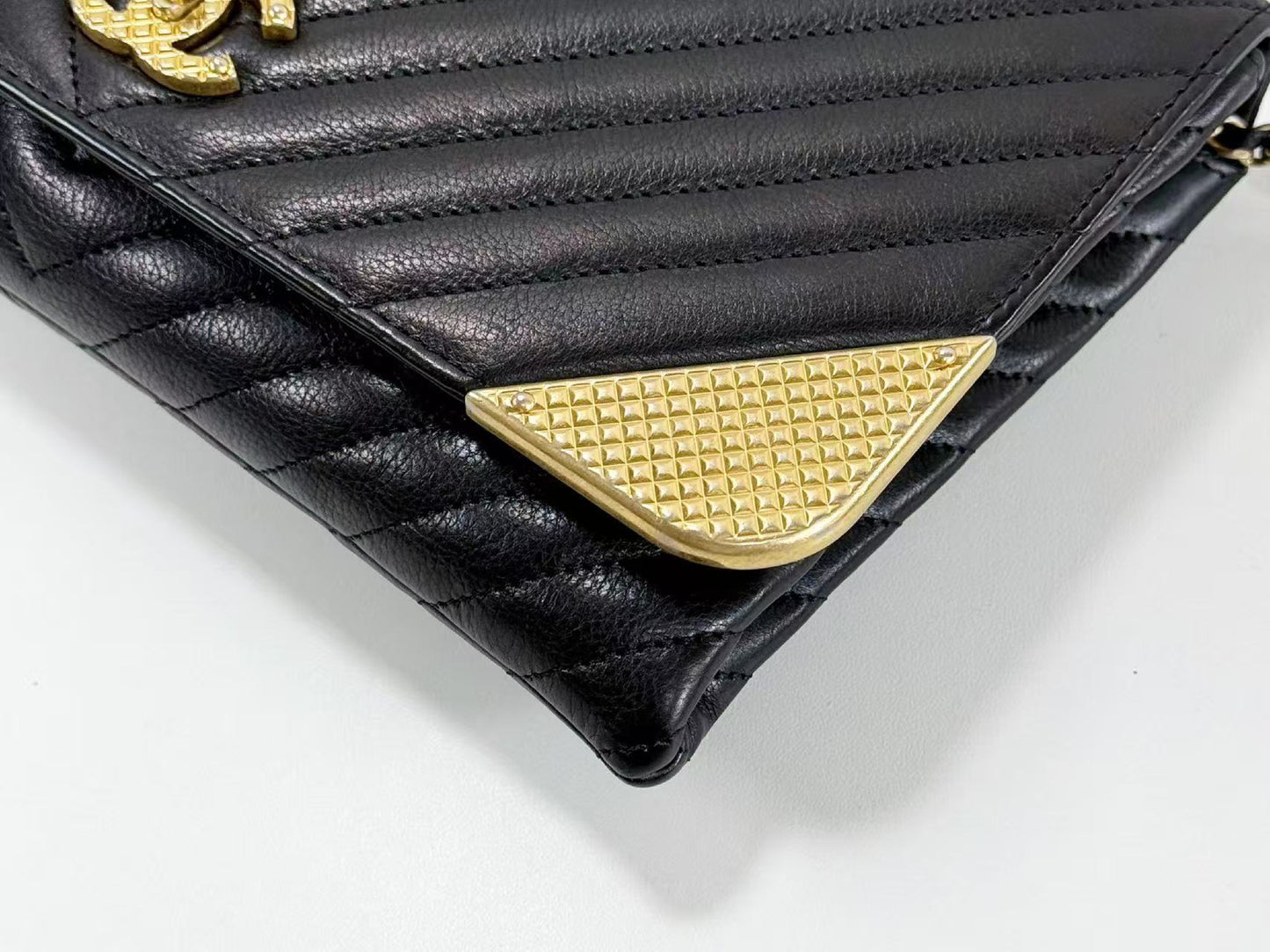 CHANEL Black Chevron Tanlock Luxury Shoulder Bag, W23cm , Vintage G Hardware, Dust Bag and Sticker Included, 26039150