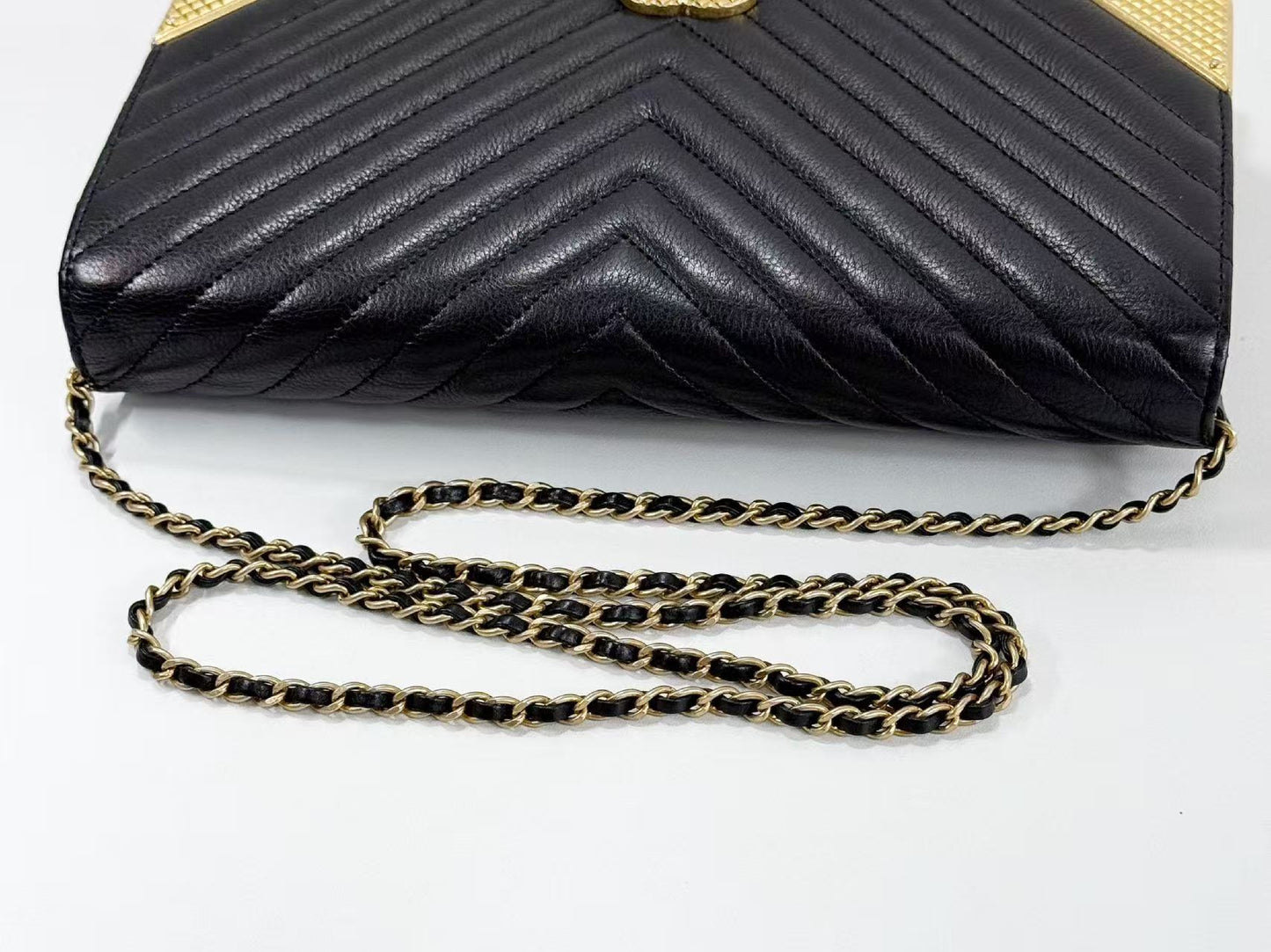 CHANEL Black Chevron Tanlock Luxury Shoulder Bag, W23cm , Vintage G Hardware, Dust Bag and Sticker Included, 26039150