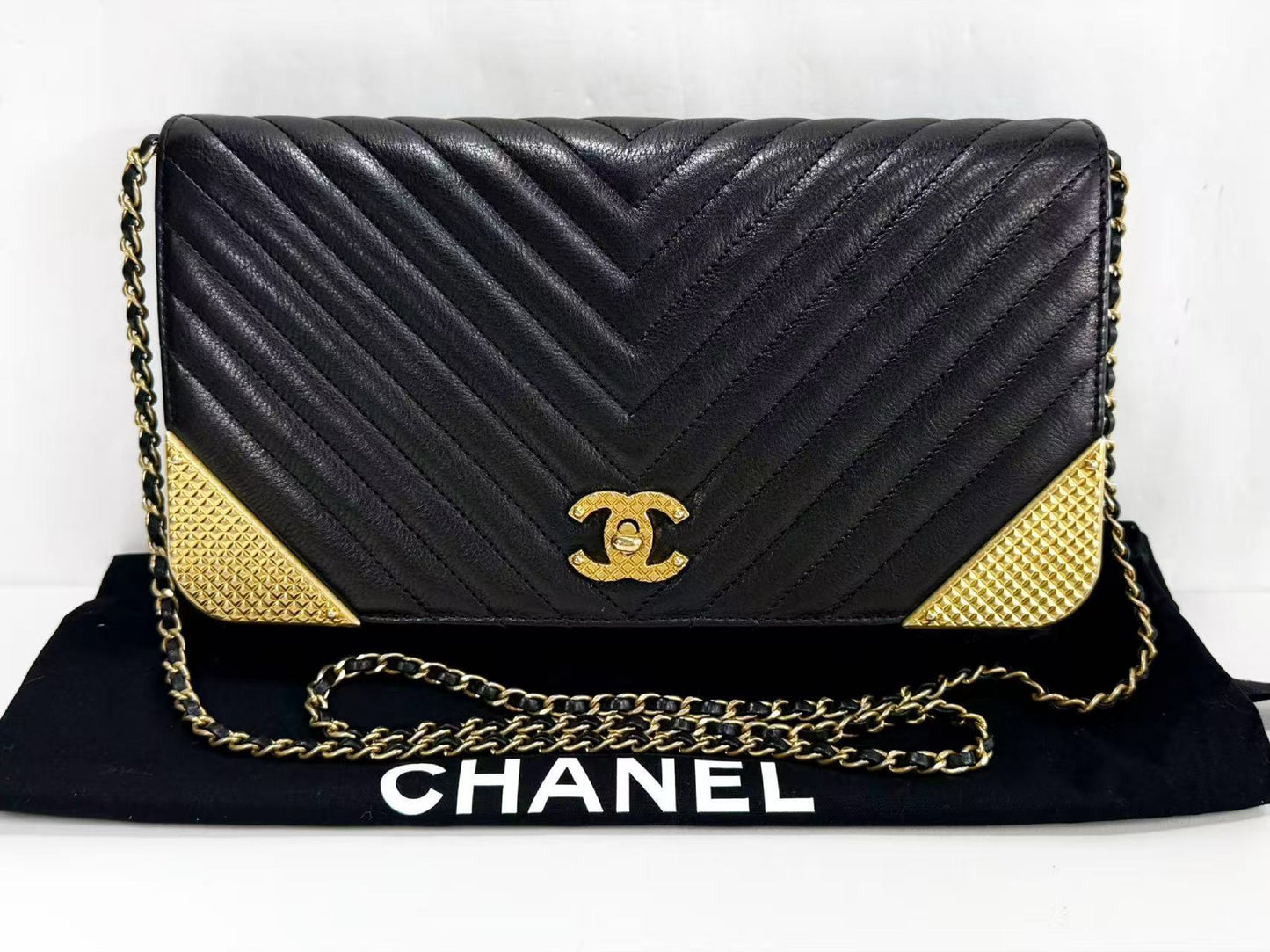 CHANEL Black Chevron Tanlock Luxury Shoulder Bag, W23cm , Vintage G Hardware, Dust Bag and Sticker Included, 26039150