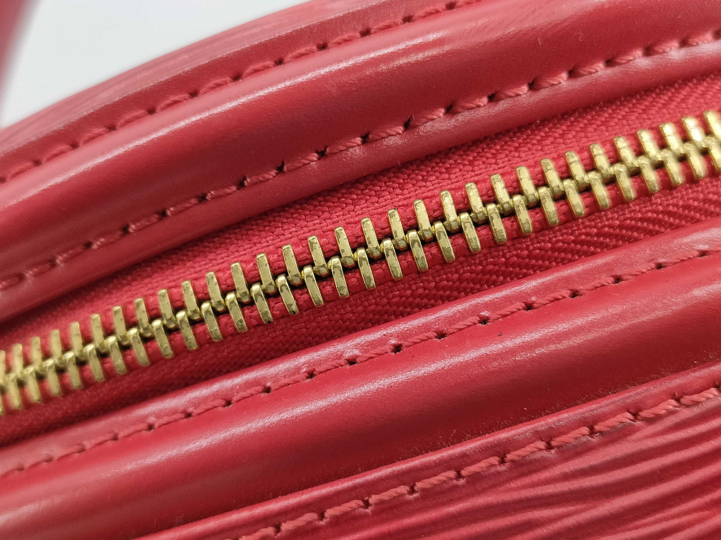 LOUIS VUITTON M48037 Epi Cannes Handbag in Castilian Red M48037