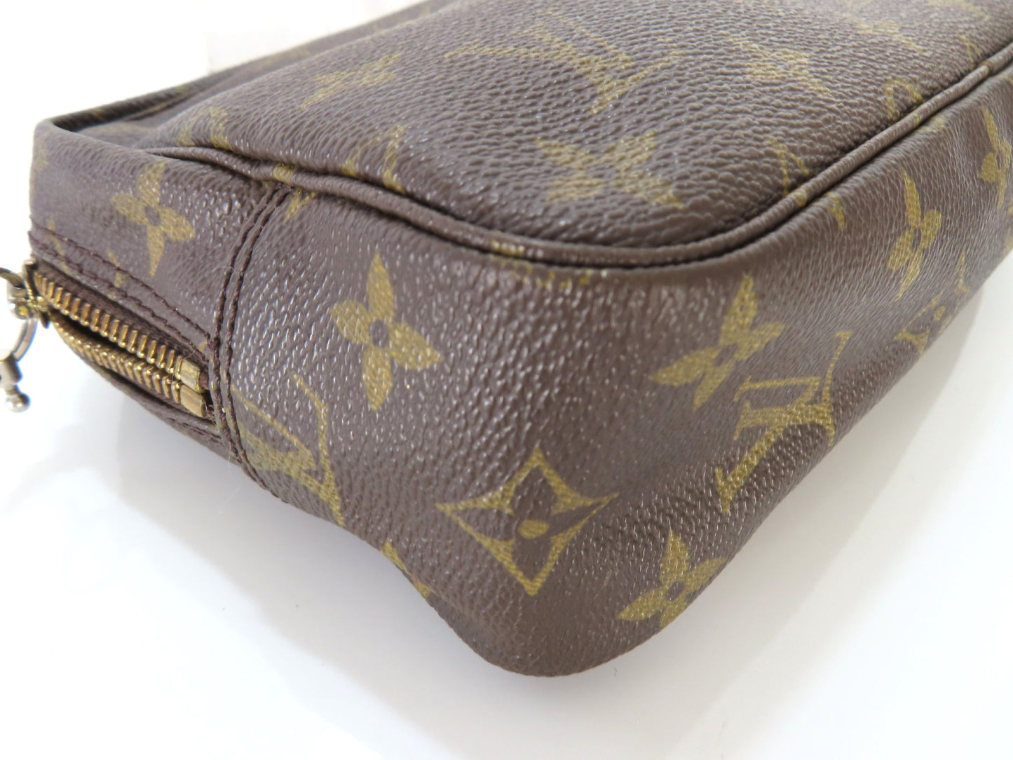 LOUIS VUITTON Monogram Louis Vuitton Monogram True Toilet 23 Pouch