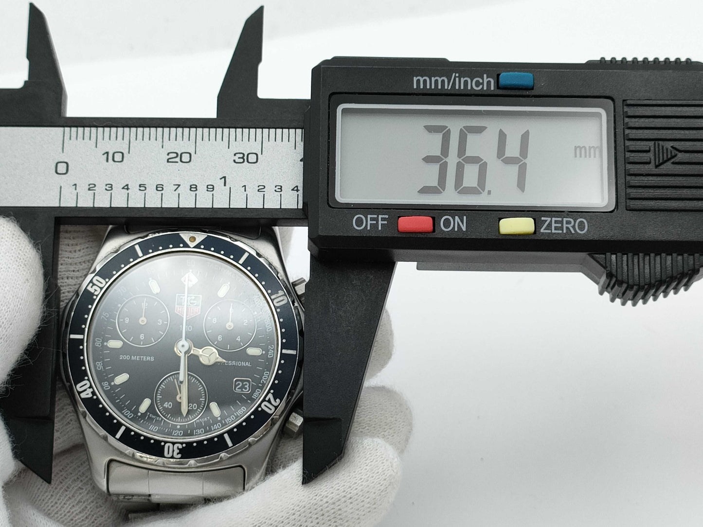 TAG Heuer 570.206R Quartz Black Dial Men's Watch