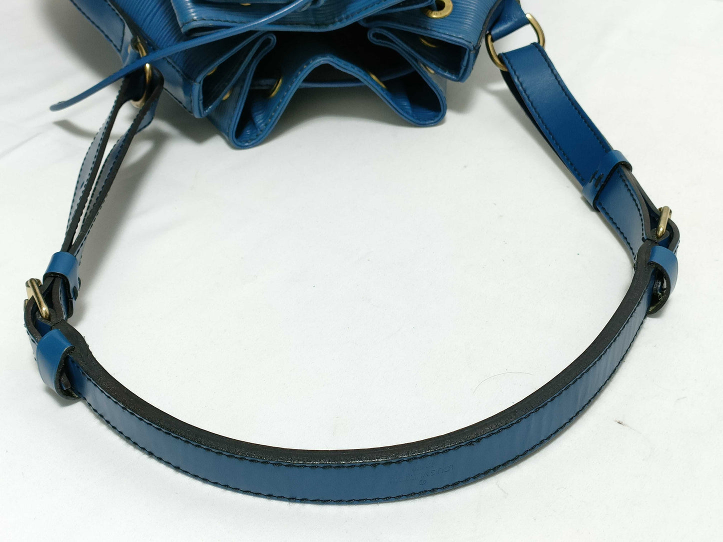 LOUIS VUITTON Epi Petit Noe M44005 Shoulder Bag