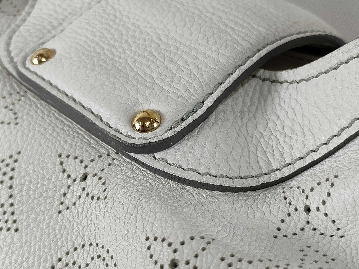 LOUIS VUITTON RFID Unverifiable Serial Unverifiable Mahina LOUIS VUITTON Louis Vuitton Mahina Solar PM Handbag